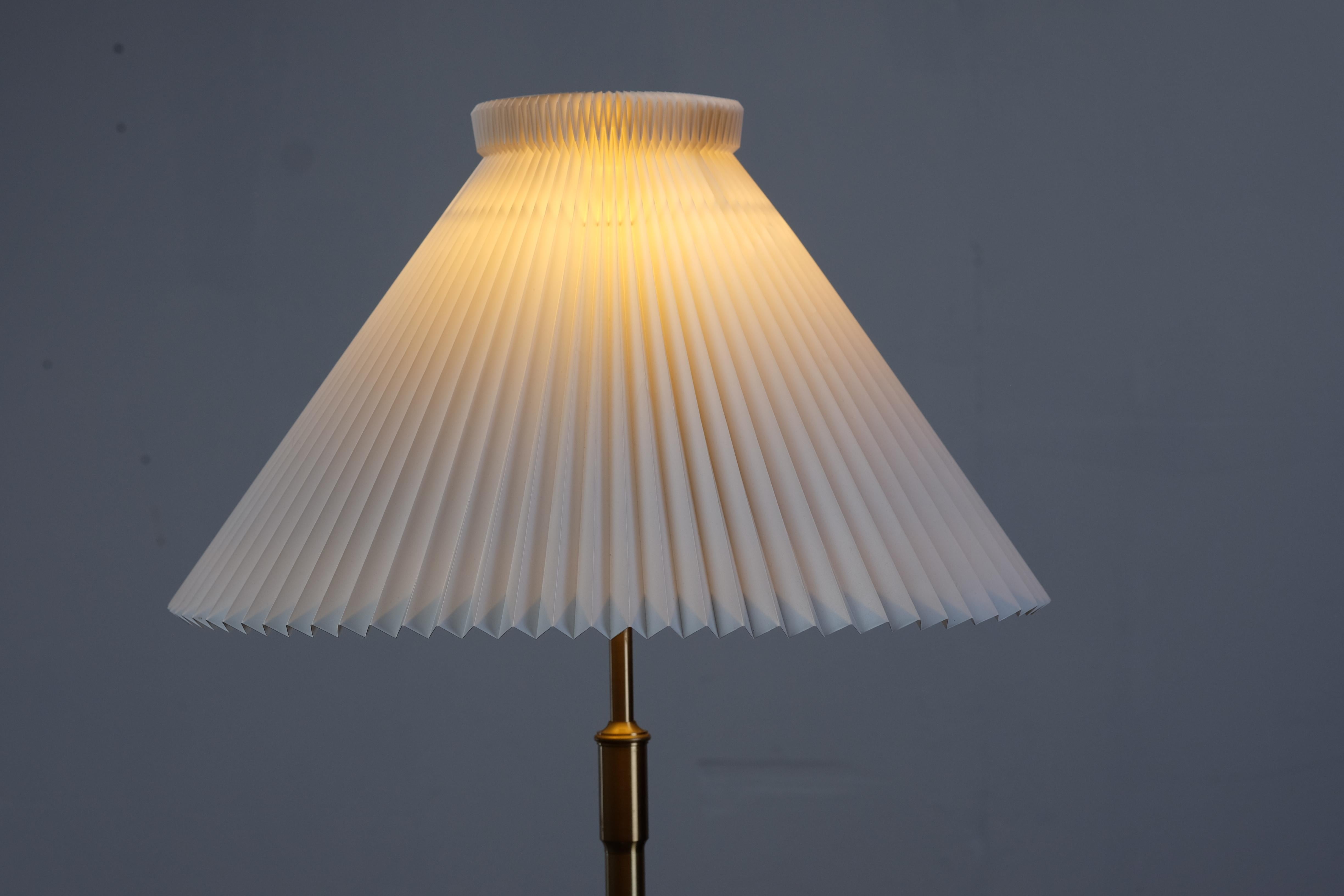 Vintage Model 339 Floor Lamp in Brass by Aage Petersen for Le Klint For Sale 6