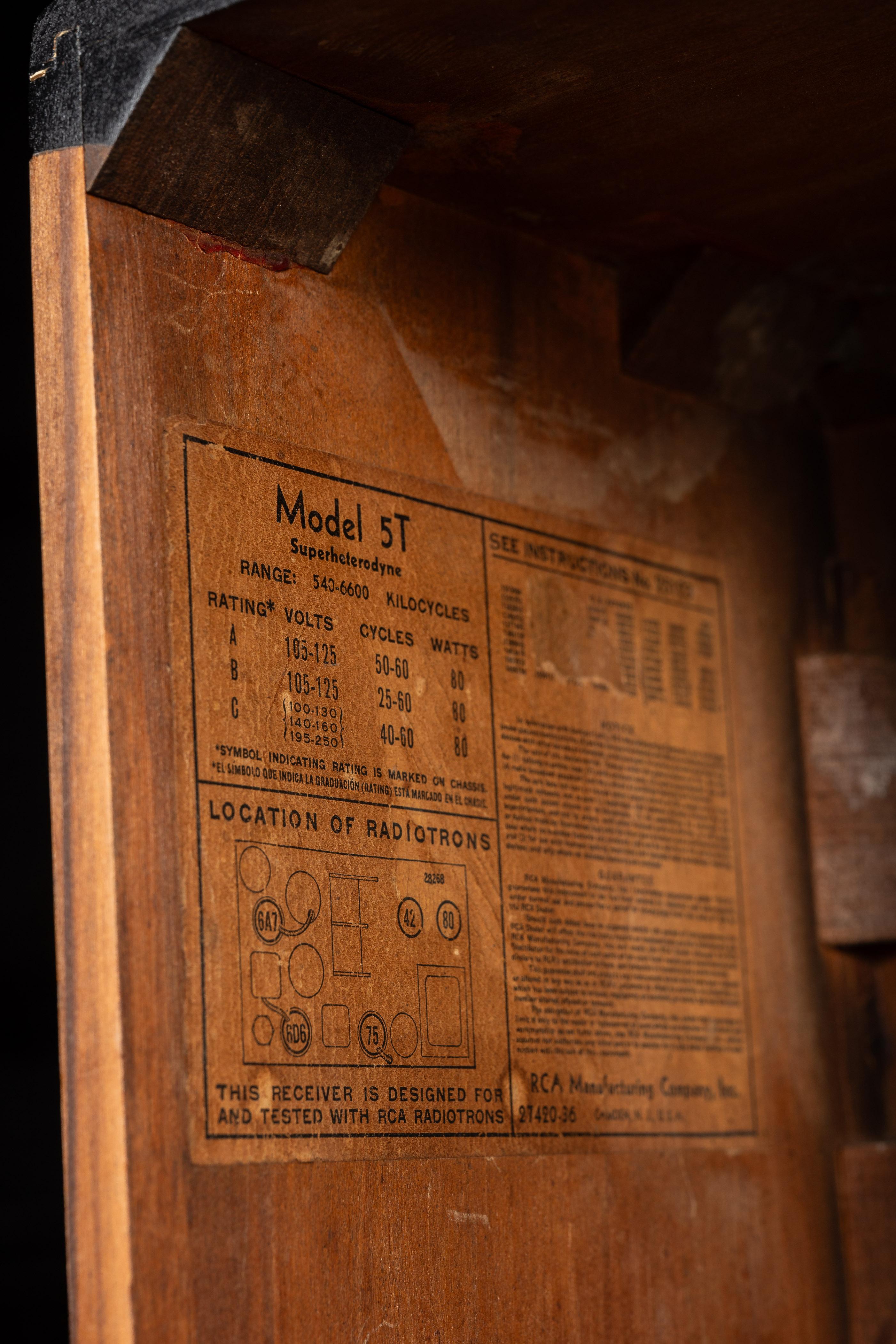 Radio Vintage Model No 5T de RCA en vente 3