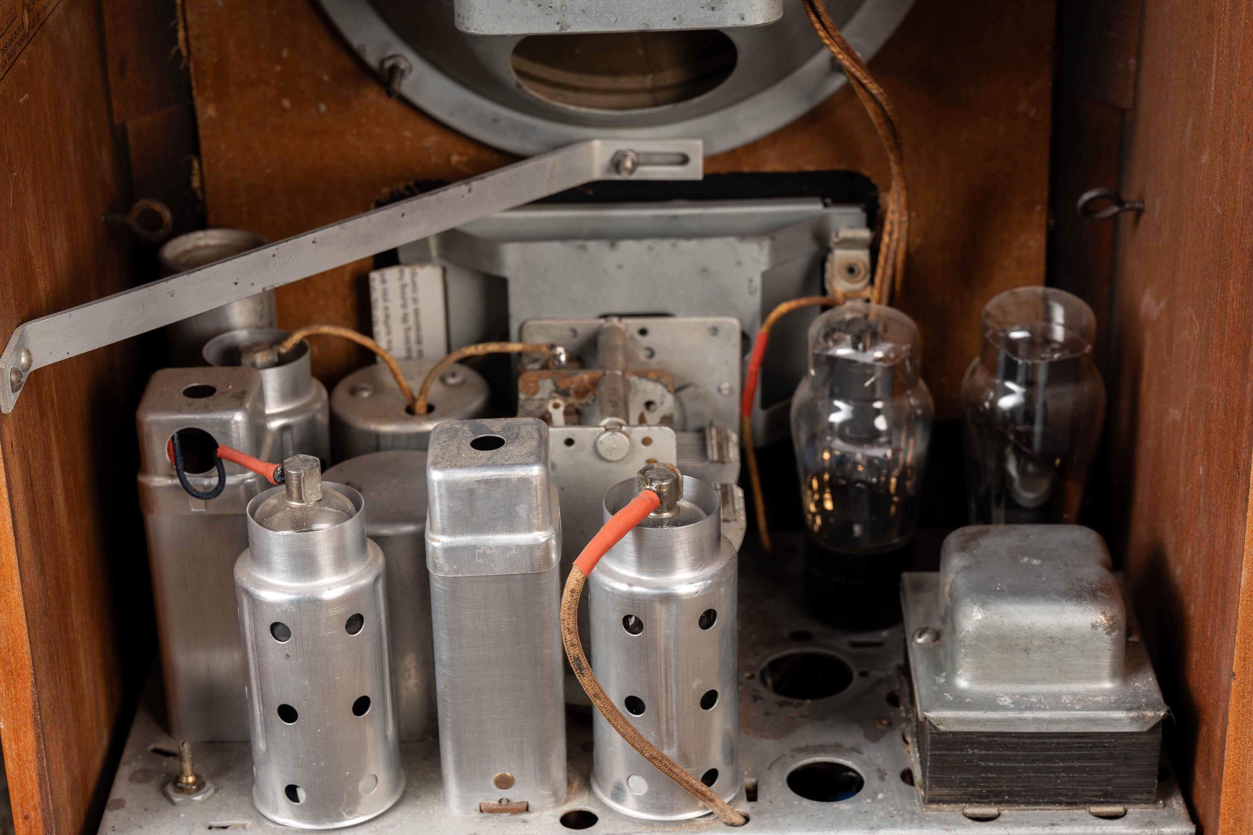 Radio Vintage Model No 5T de RCA en vente 2