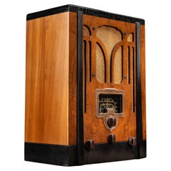 Vintage Model 5T Radio by RCA