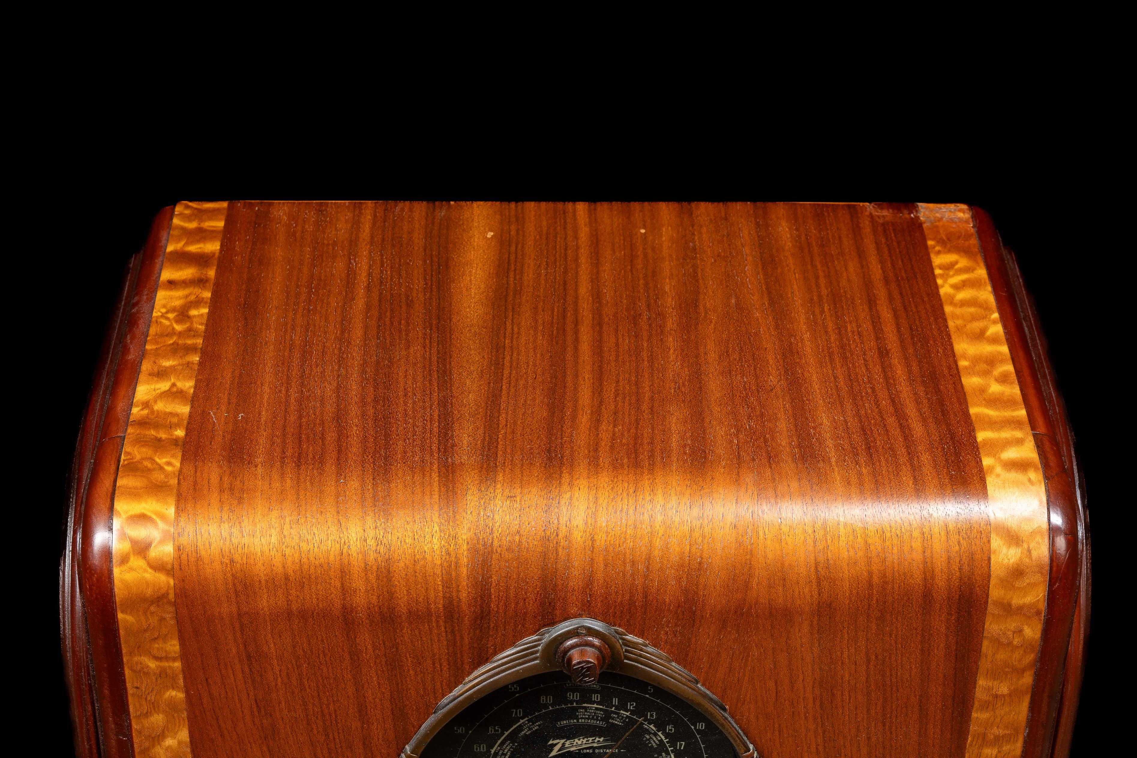 Vintage Model No No 6S254 Console Radio by Zenith en vente 1