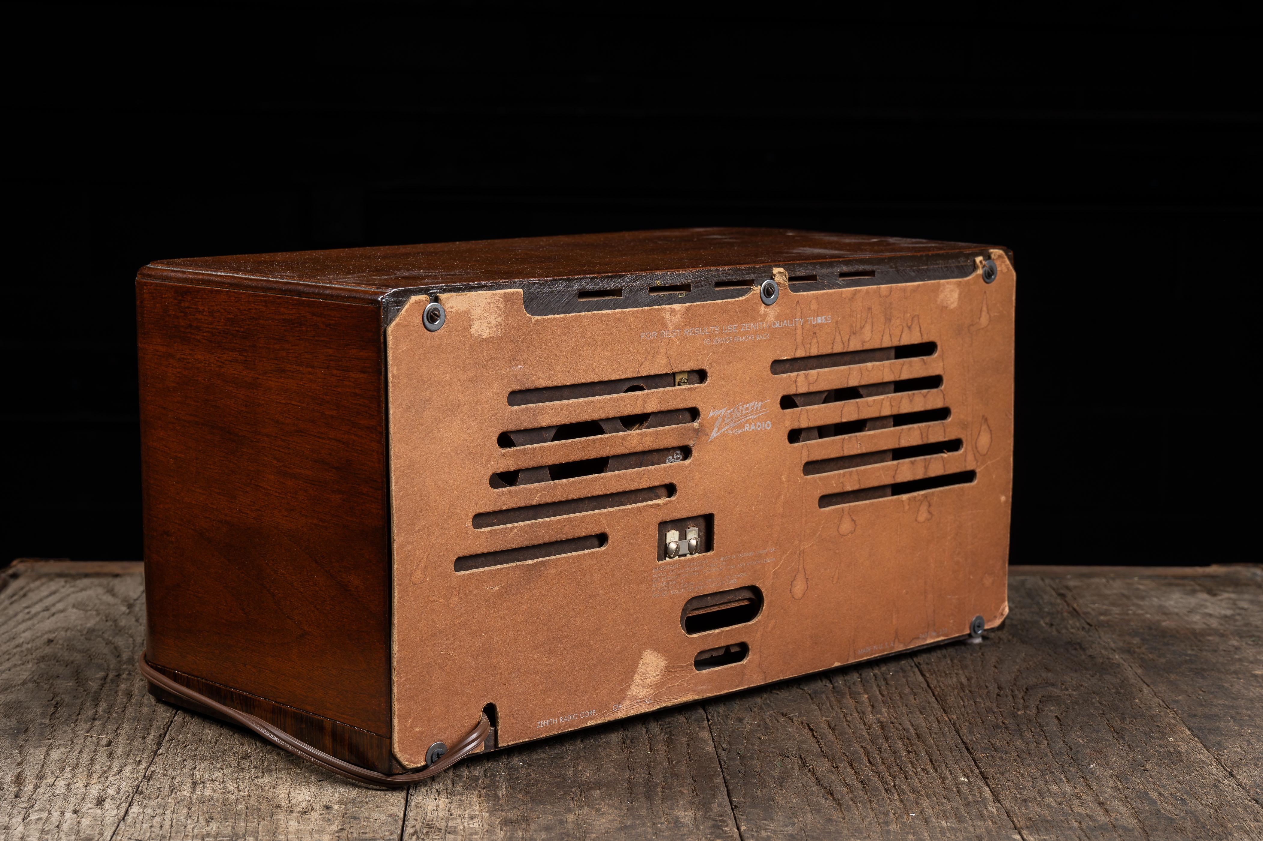 Vintage Model No 6S632 Radio by Zenith en vente 4