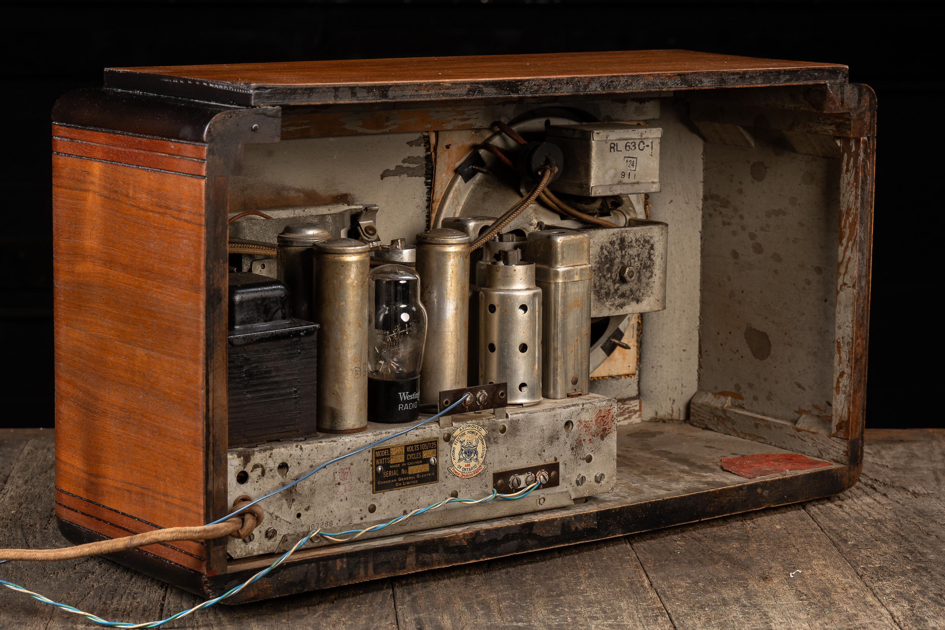 Radio Vintage Model No No Electric par Canadian General Electric en vente 5