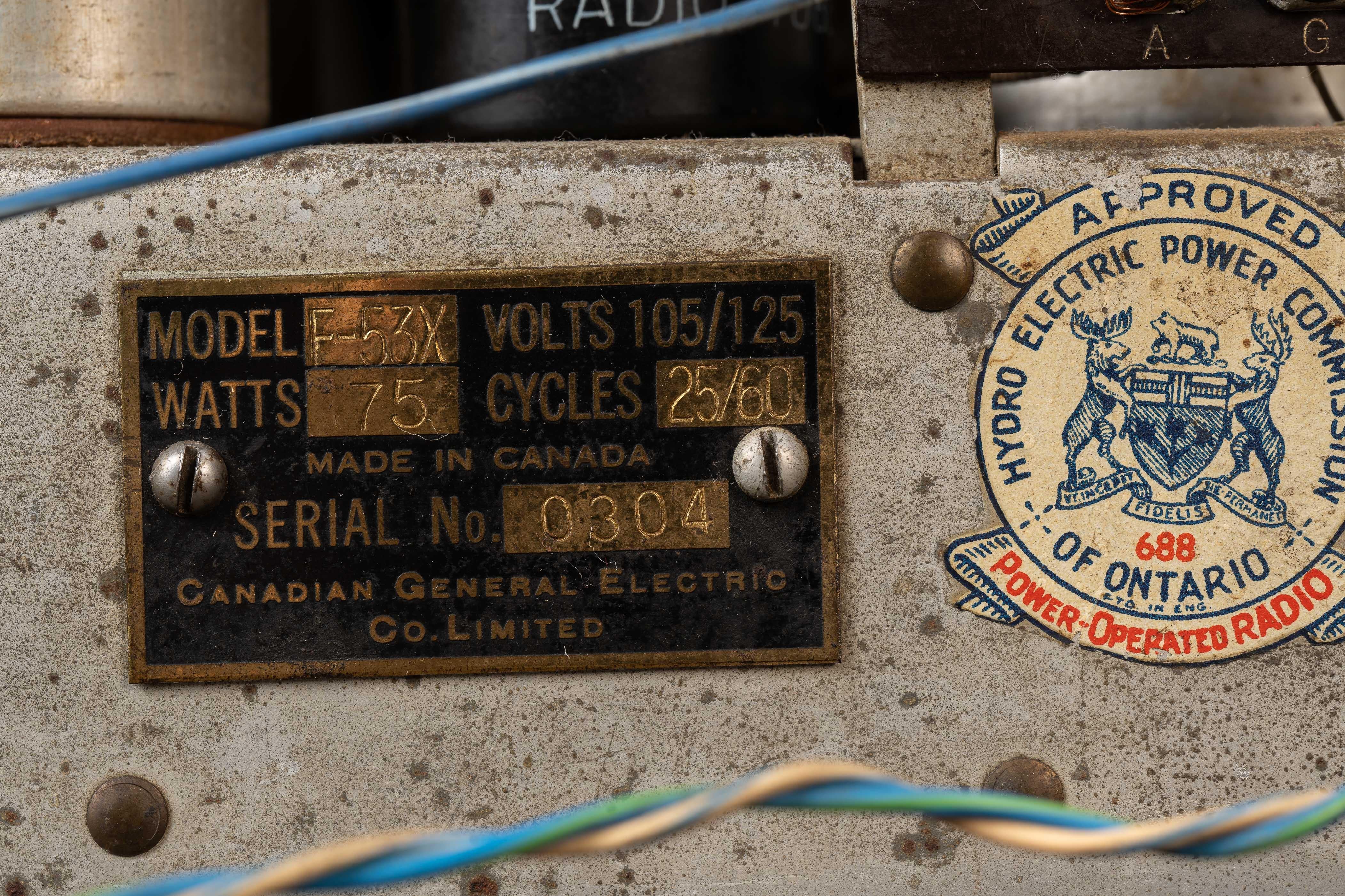 Radio Vintage Model No No Electric par Canadian General Electric en vente 7