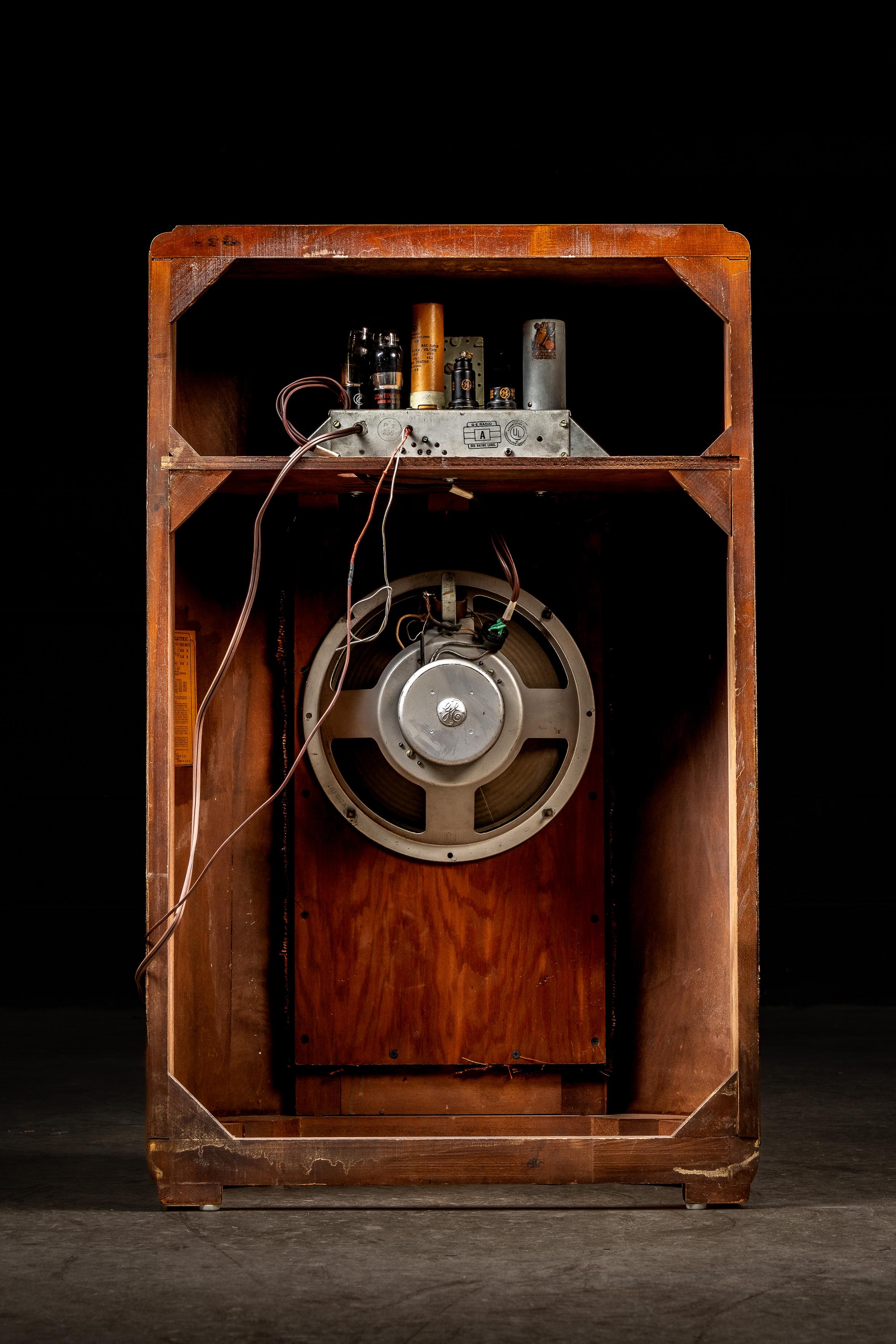 Radio console Model F&F Vintage di General Electric in vendita 1