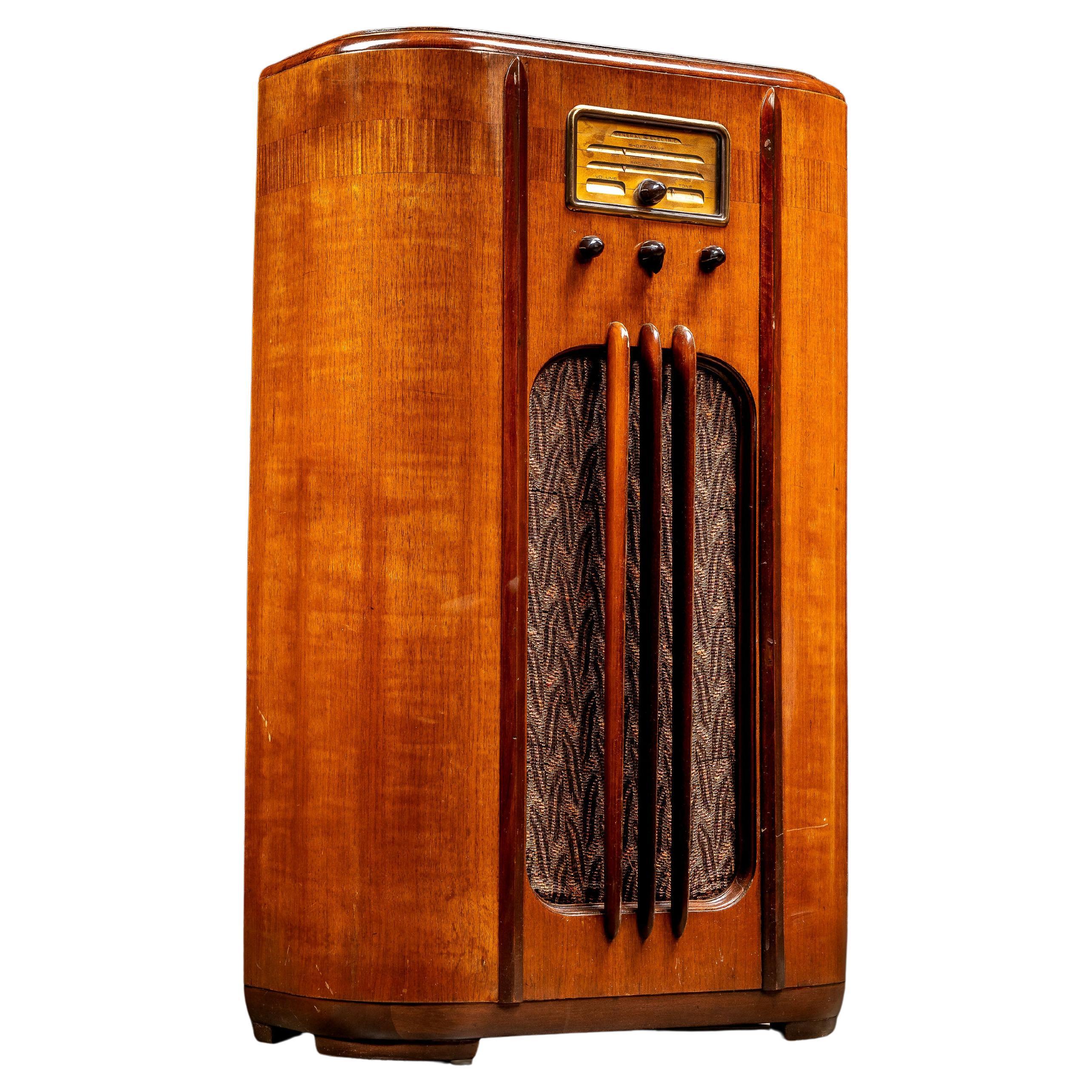 Radio Consola Vintage Modelo F-66 de General Electric