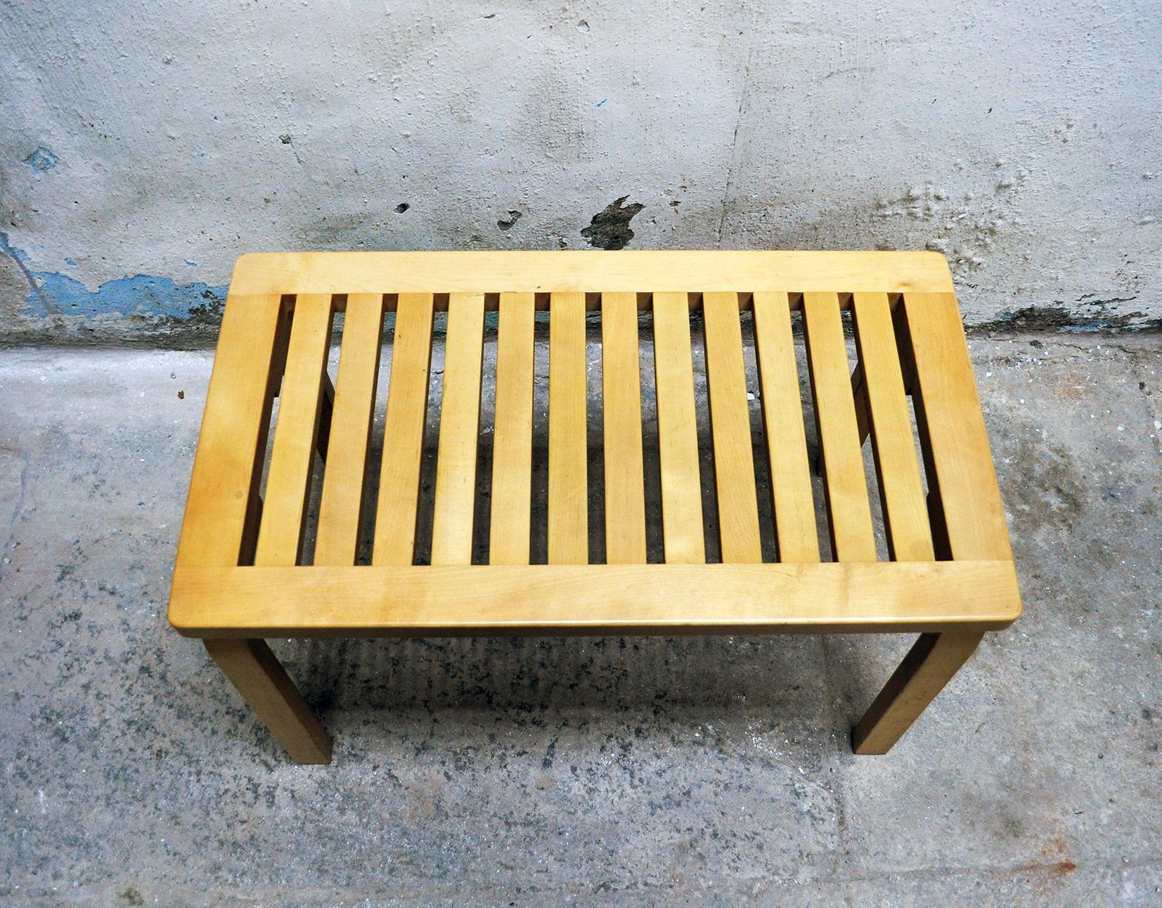 Birch bench.
Model 153B
Designer Alvar Aalto
Manufacturer Artek
1960s.