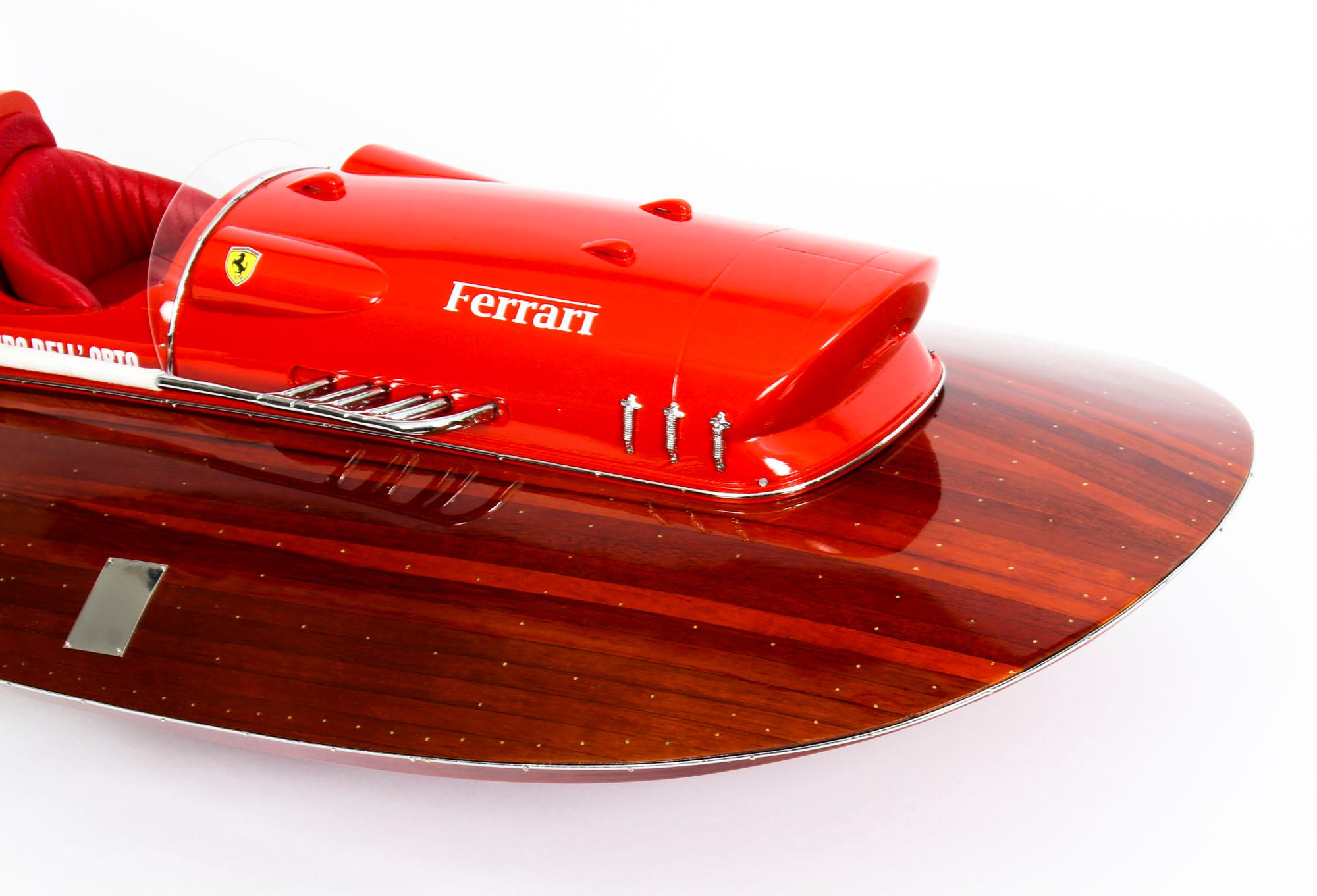 Modèle vintage d'un hydroplane Ferrari, 1954, 50 cm en vente 4