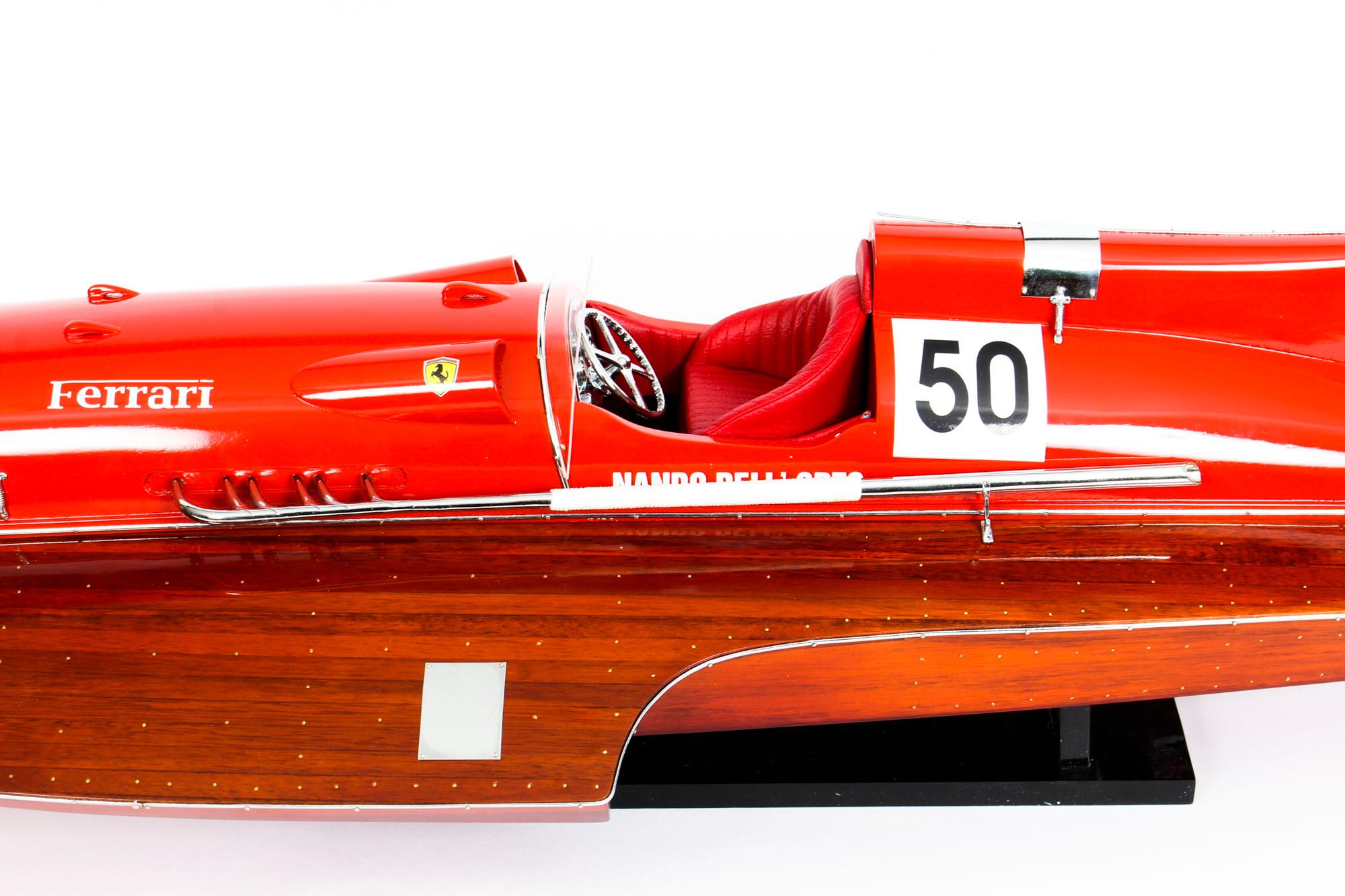 Vintage model of a Ferrari Hydroplane 1954 50cm In Good Condition For Sale In London, GB