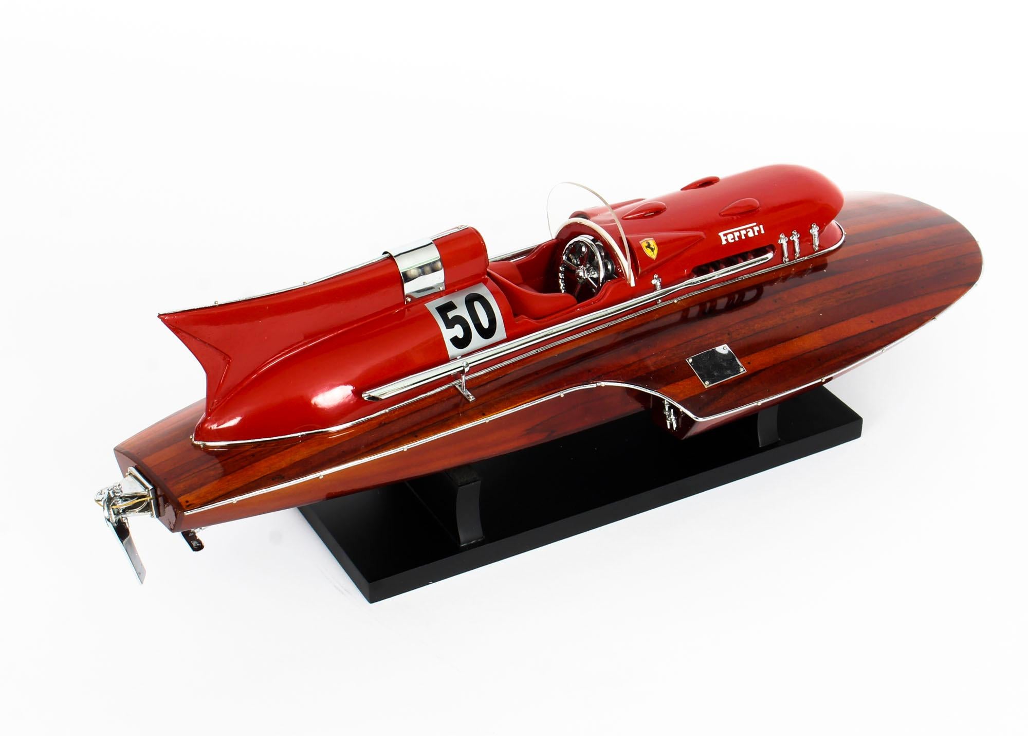 Vintage Model of a Ferrari Hydroplane 1954 In Good Condition In London, GB