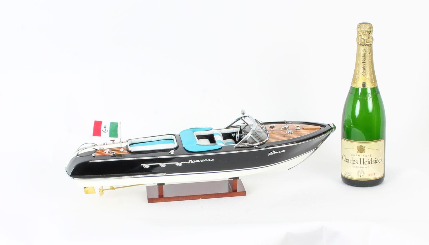 Vintage Model of a Riva Aquarama Speedboat 20th Century 4