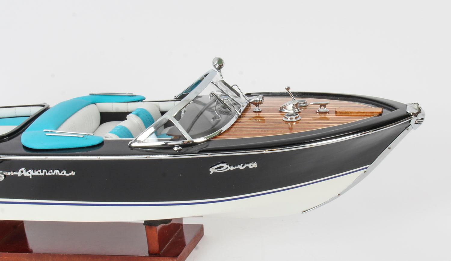 Vintage Model of a Riva Aquarama Speedboat 20th Century In Good Condition In London, GB