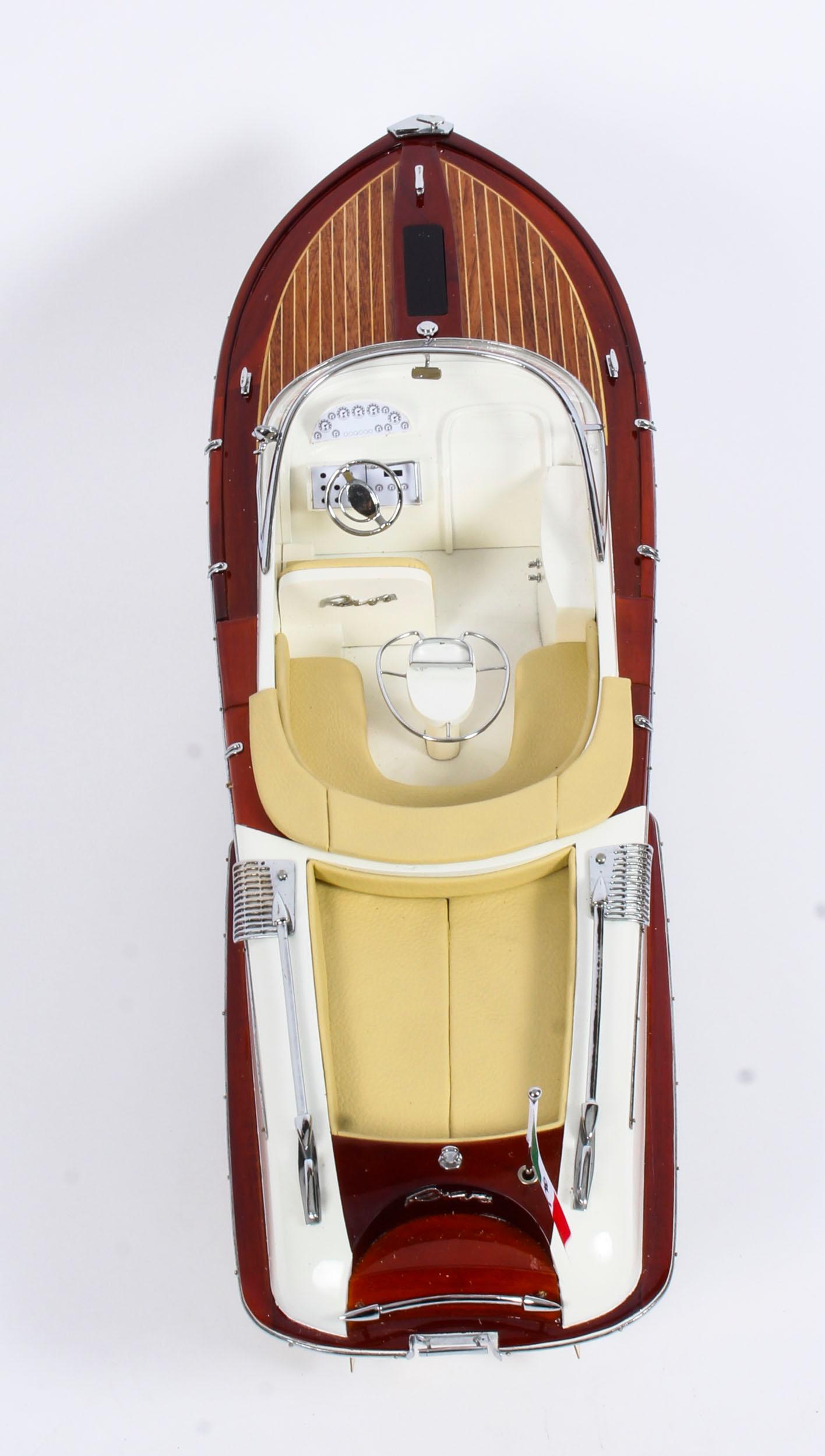 riva model boat