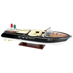 Vintage Model of a Riva Aquarama Speedboat with Cream Interior, 20th Century