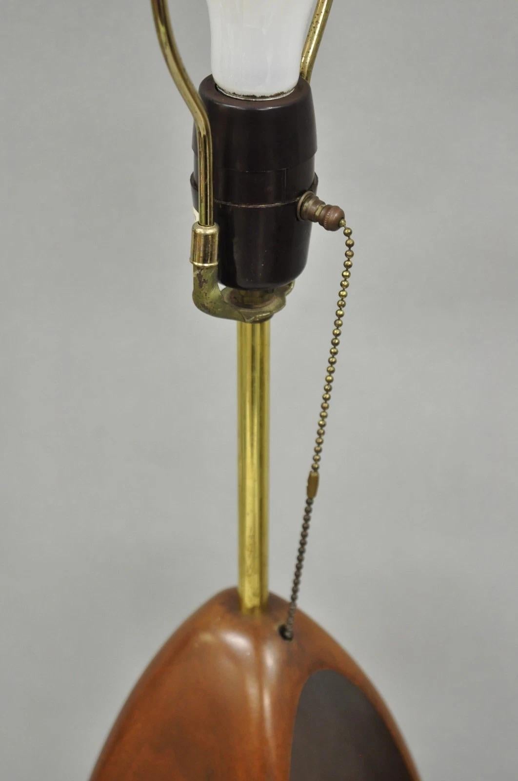 Vintage Modeline Mid Century Modern Sculpted Walnut Pull Chain Table Lamp For Sale 4