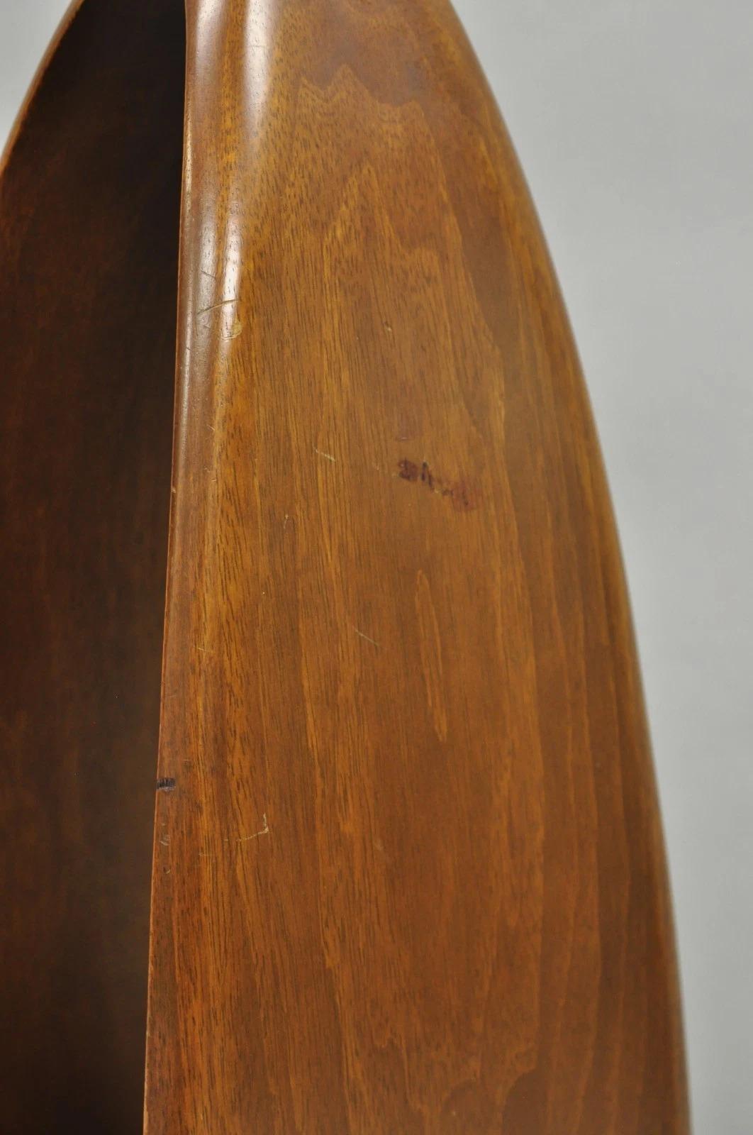 Vintage Modeline Mid Century Modern Sculpted Walnut Pull Chain Table Lamp For Sale 1