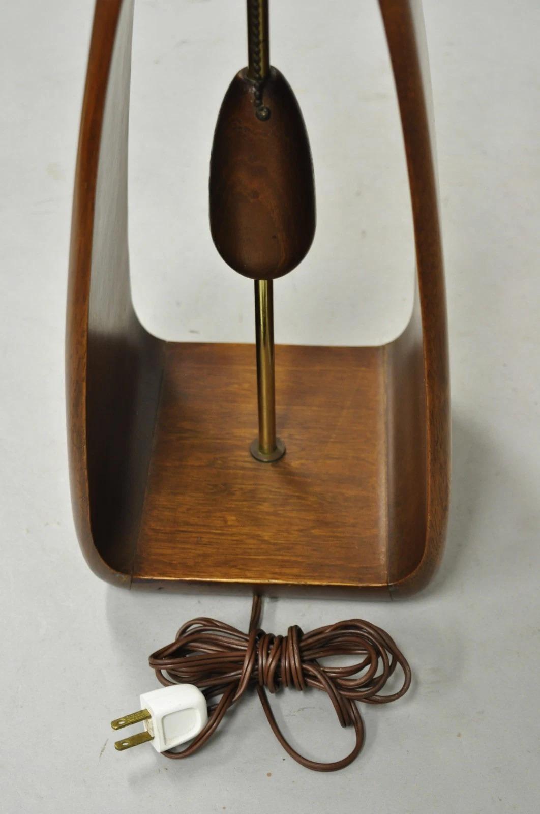 Vintage Modeline Mid Century Modern Sculpted Walnut Pull Chain Table Lamp For Sale 3
