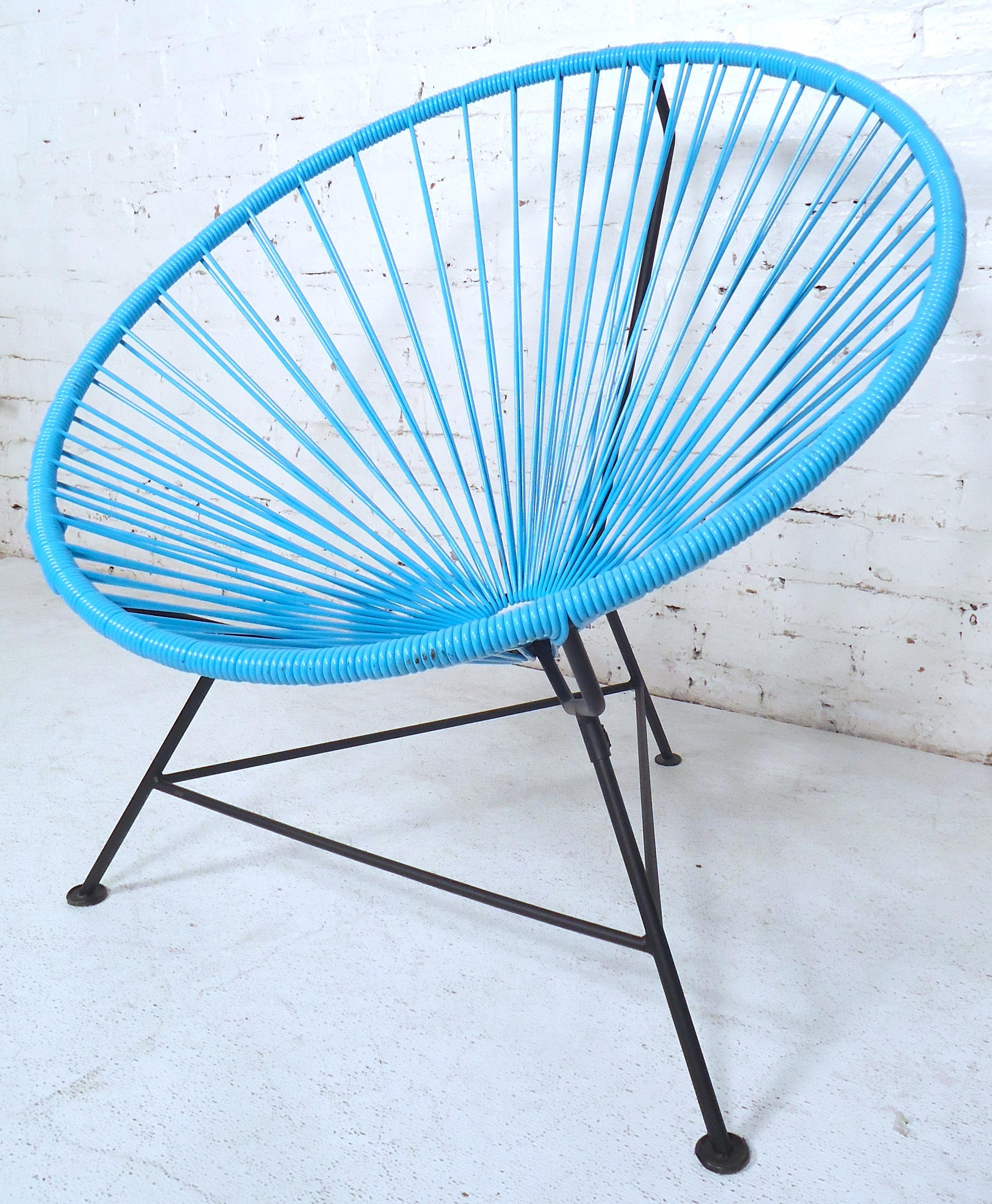 Classic designed chair from the 1950s made from plastic wire and steel.

Please confirm item location (NY or NJ).