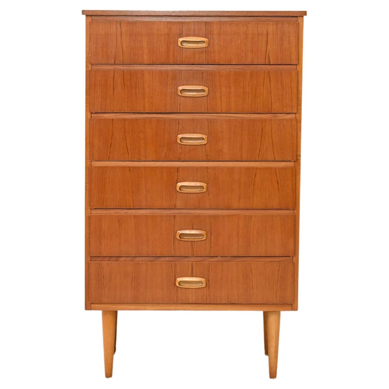 Vintage Modern Antique Chest of Drawers with Six Drawers For Sale at