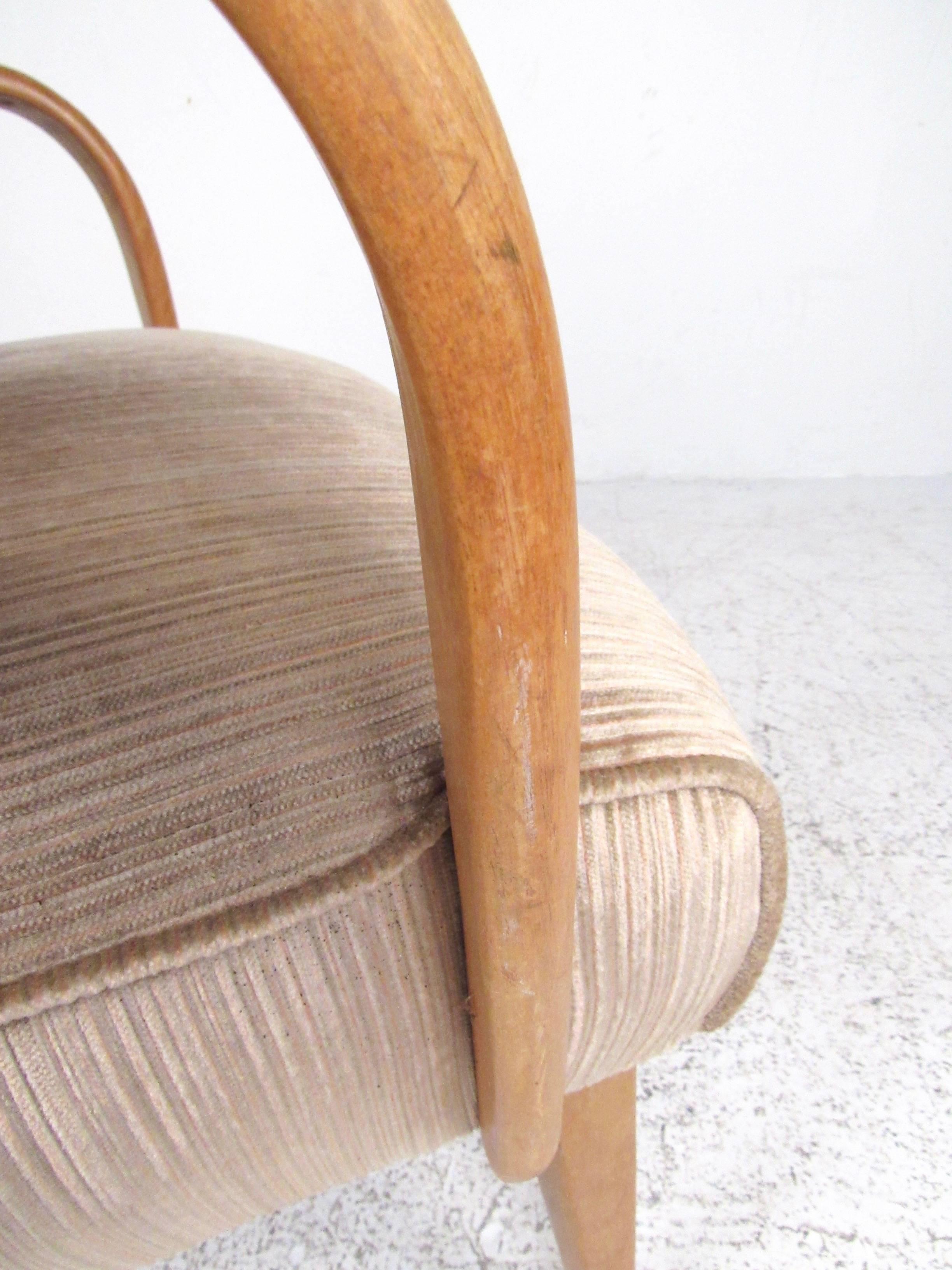 Vintage Modern Armchair For Sale 4