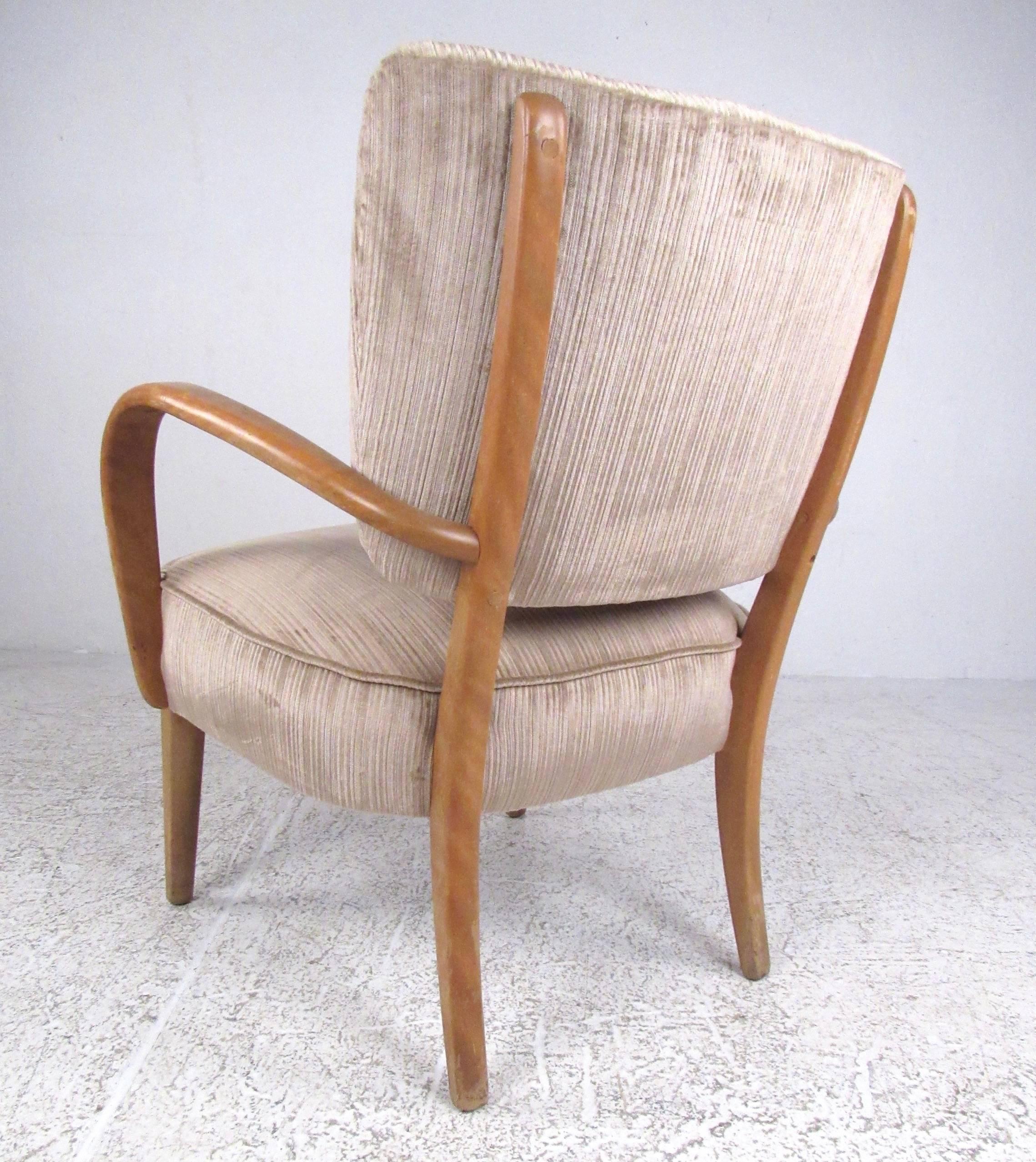 Vintage Modern Armchair In Good Condition For Sale In Brooklyn, NY
