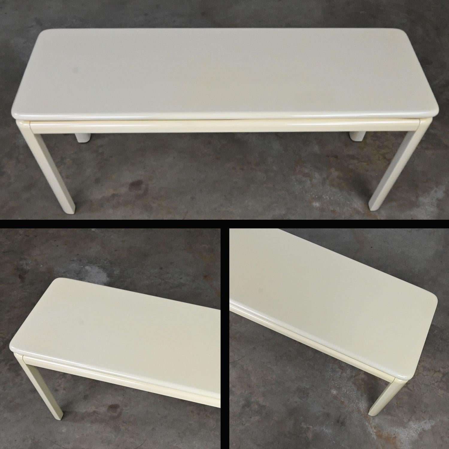 Vintage Modern Art Deco Revival Lane Sofa Console Table White Lacquer Brass Trim For Sale 4