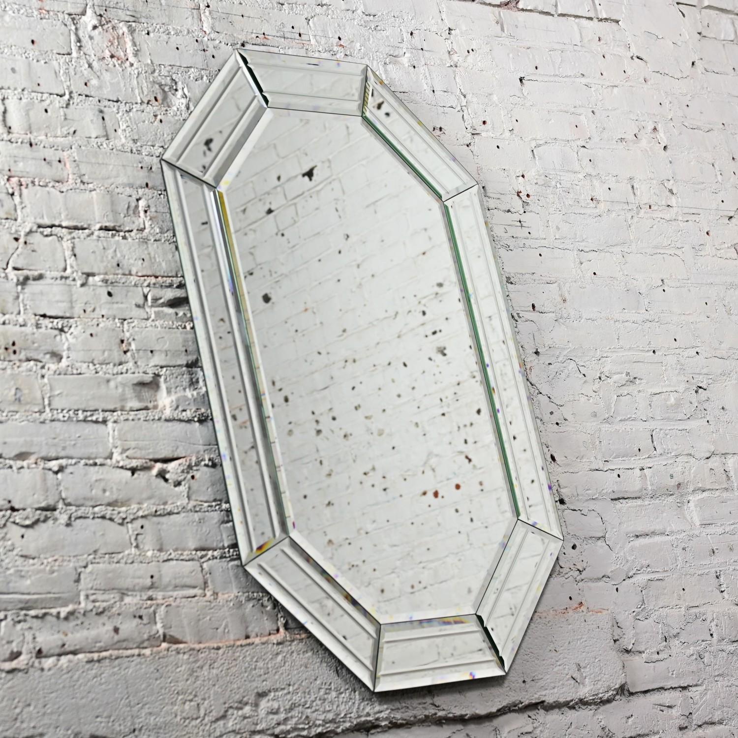 Vintage Modern Art Deco Revive Style Octagon Muti Panel Beveled Wall Mirror en vente 3