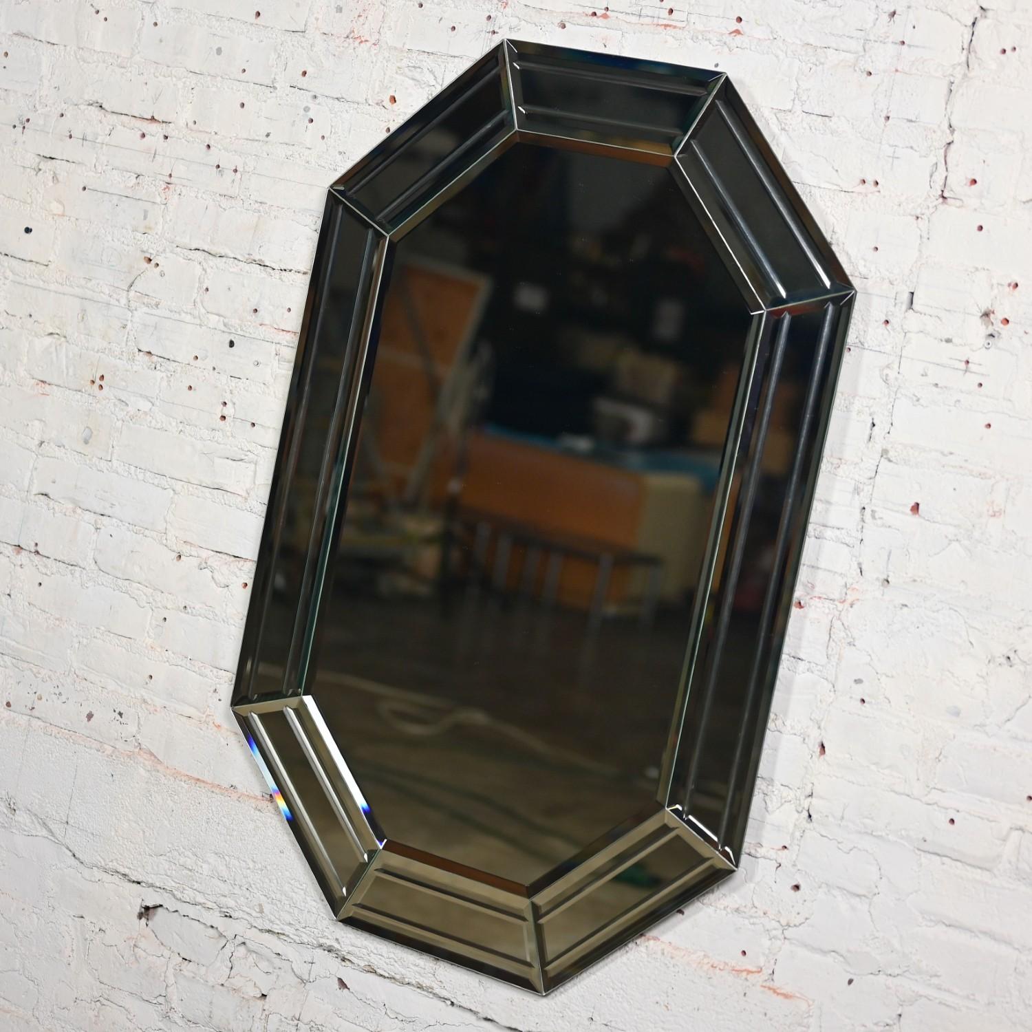 Moderne Vintage Modern Art Deco Revive Style Octagon Muti Panel Beveled Wall Mirror en vente