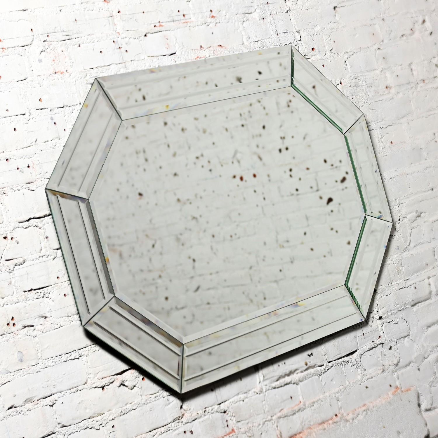 Biseauté Vintage Modern Art Deco Revive Style Octagon Muti Panel Beveled Wall Mirror en vente