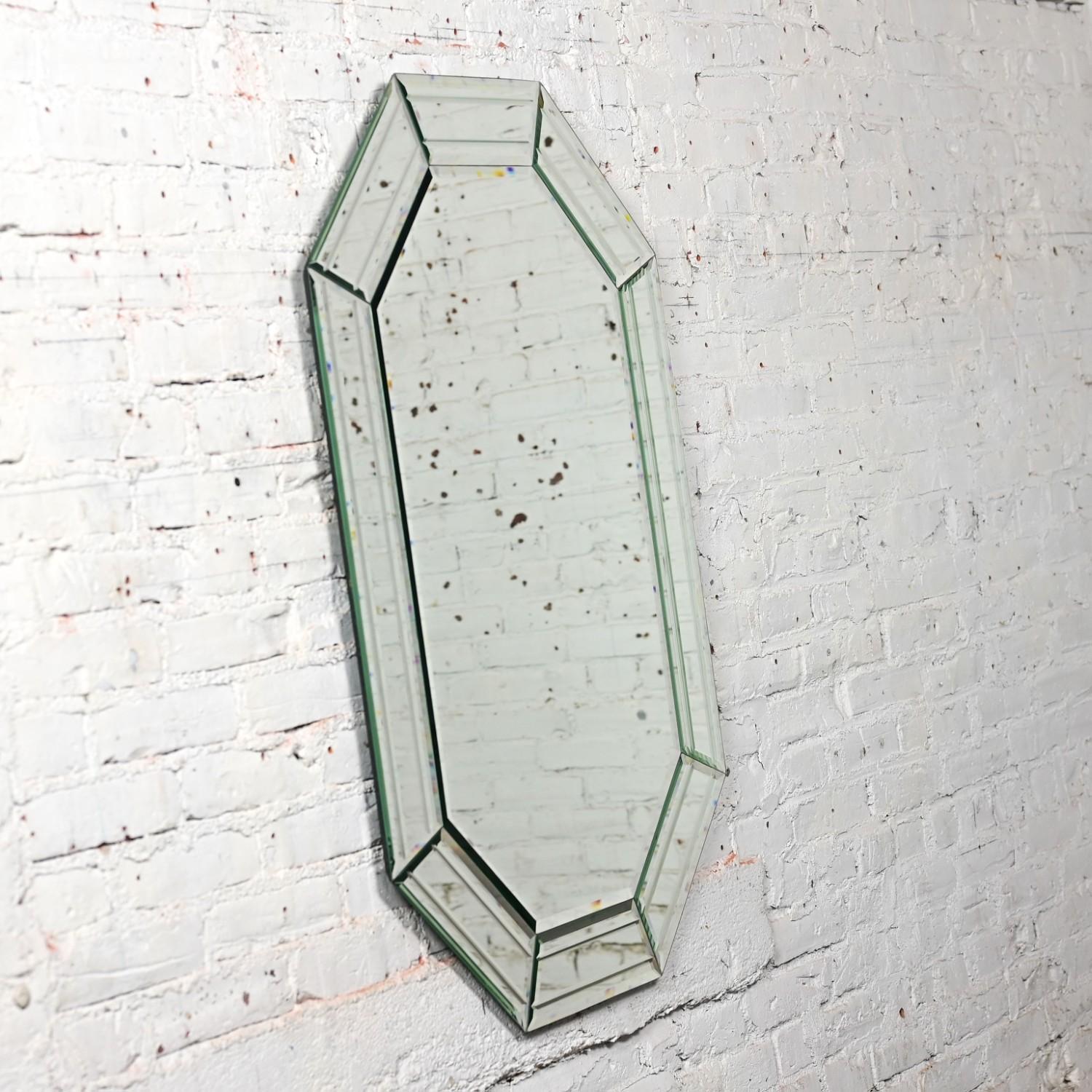 Vintage Modern Art Deco Revive Style Octagon Muti Panel Beveled Wall Mirror Bon état - En vente à Topeka, KS