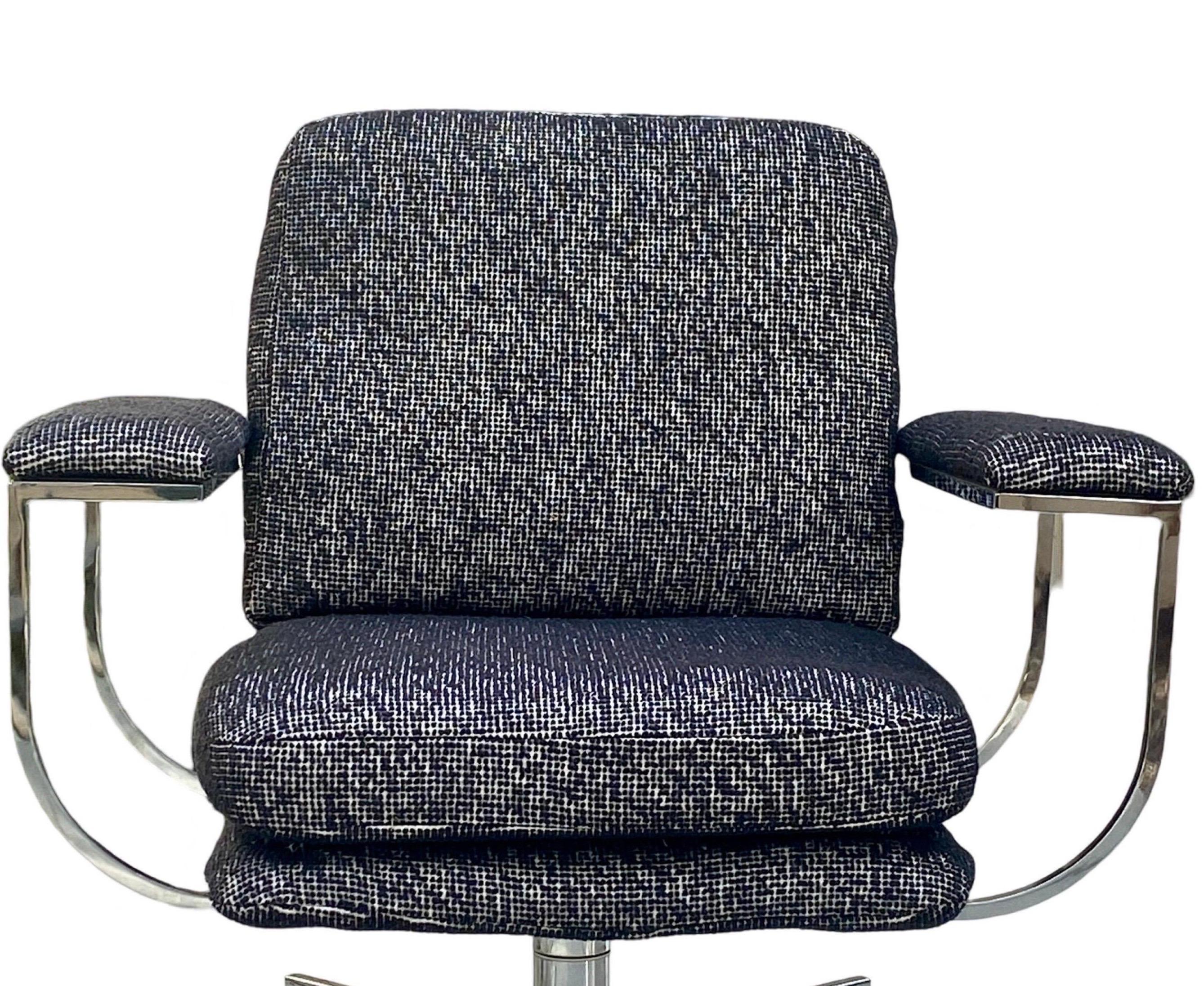 Late 20th Century Vintage Modern Arthur Elrod Adjustable Desk Chair in Black White Italian Fabric For Sale