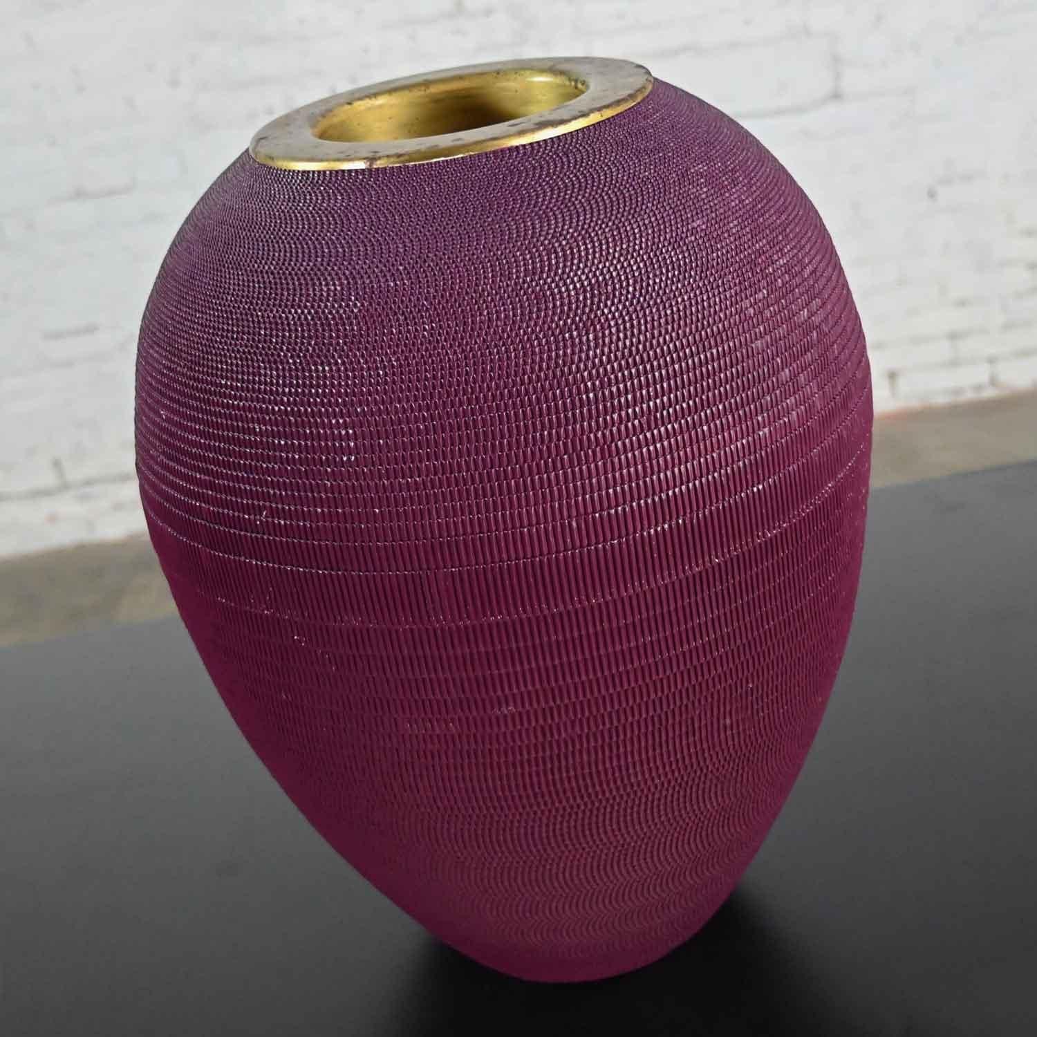 Vintage Modern Aubergine Corrugated Cardboard Urn Floor Vase Style Van Pelt 9