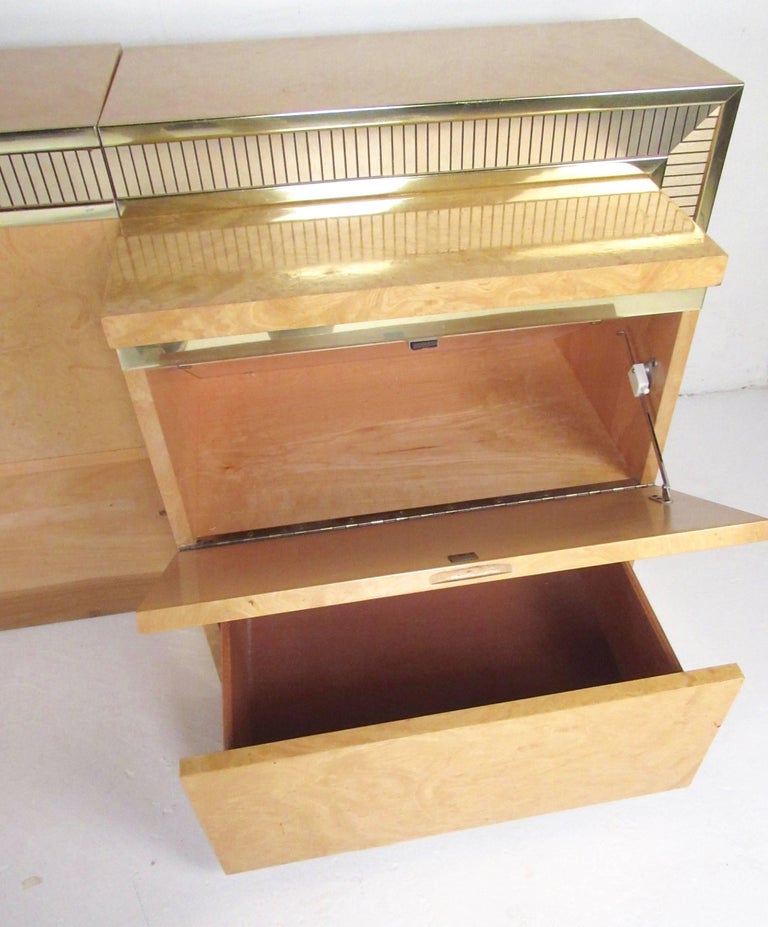 Vintage Modern Bird'sEye Maple Bedroom Set For Sale at 1stDibs