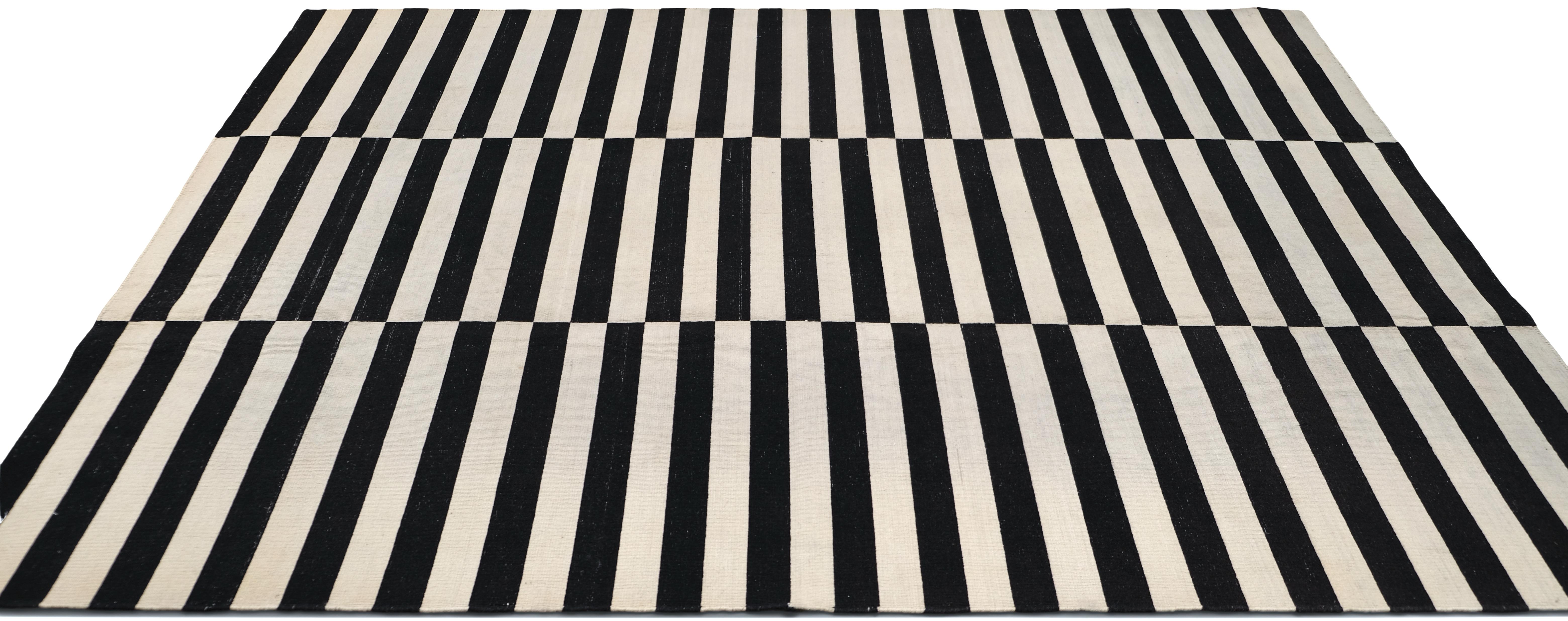 Vintage Modern Black & Beige Striped Wool Kilim 5'5''x7'6'' For Sale 4