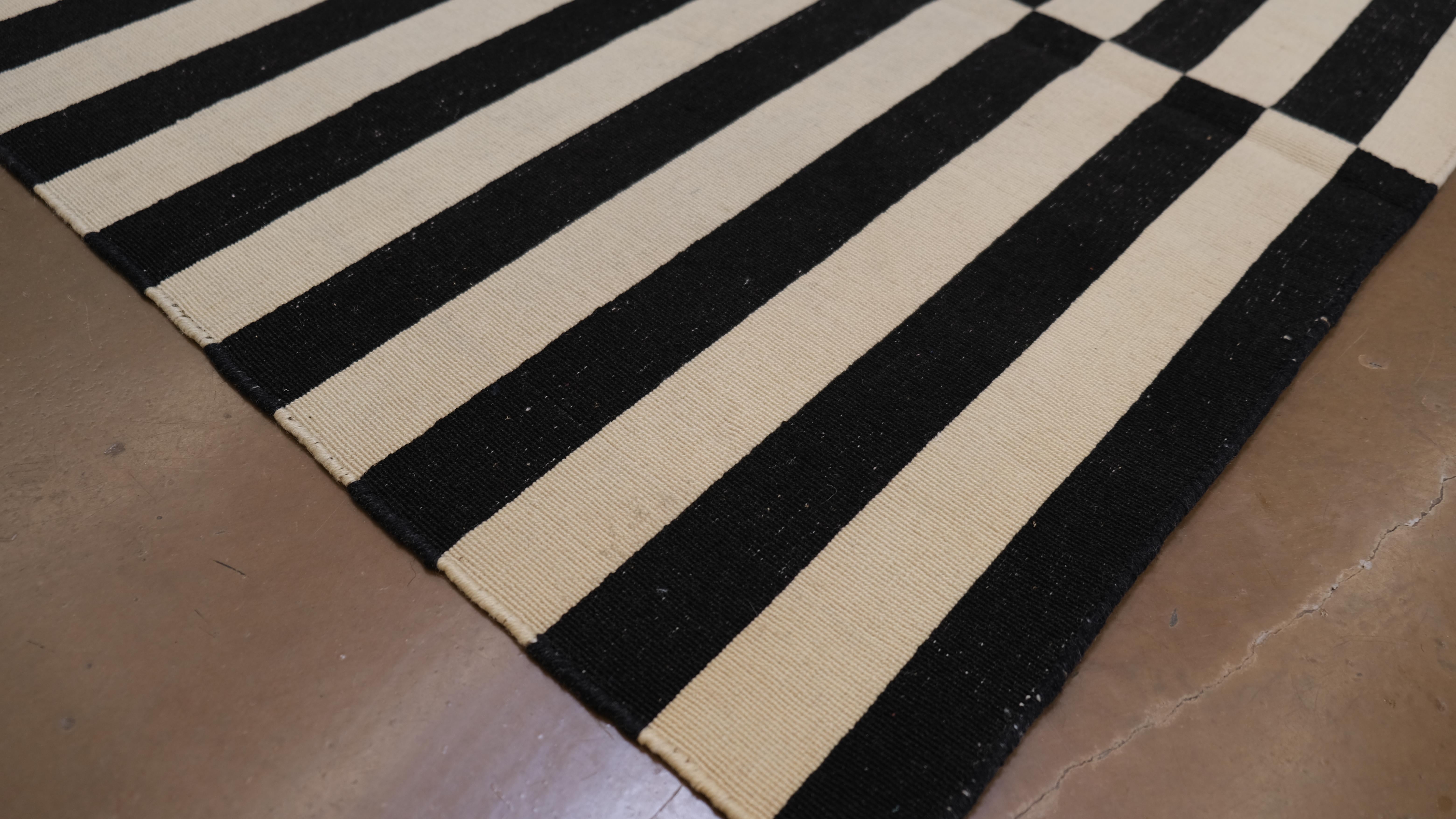 Turkish Vintage Modern Black & Beige Striped Wool Kilim 5'5''x7'6'' For Sale