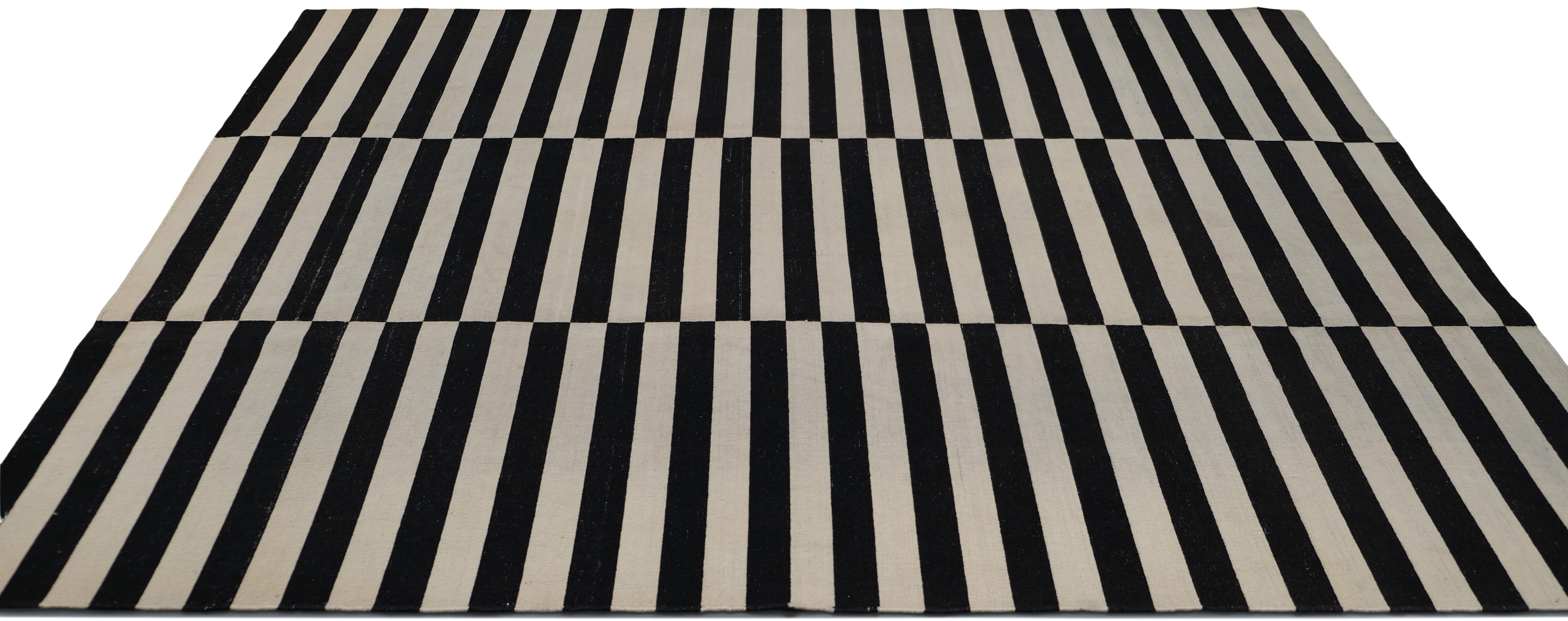 Hand-Woven Vintage Modern Black & Beige Striped Wool Kilim 5'5''x7'6'' For Sale