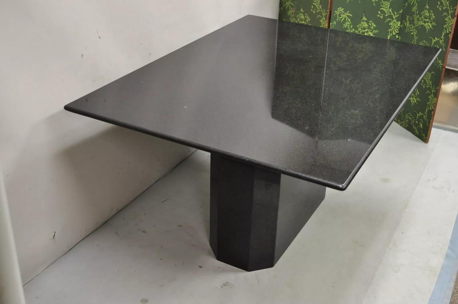 Tavolo da pranzo rettangolare vintage moderno in granito nero con base stretta a piedistallo in vendita 3