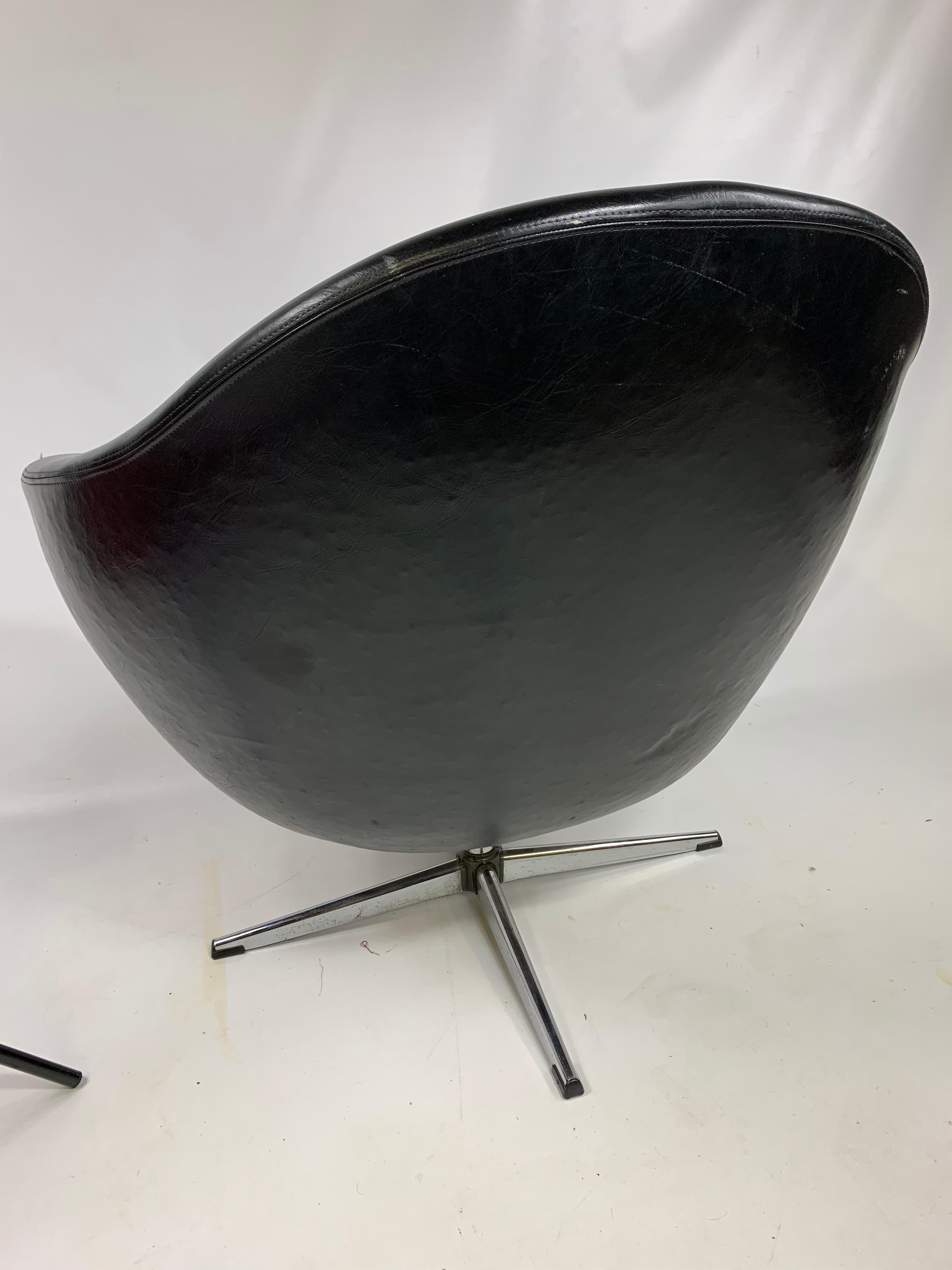 Late 20th Century Vintage Modern Black Overman Swivel Pod Chair