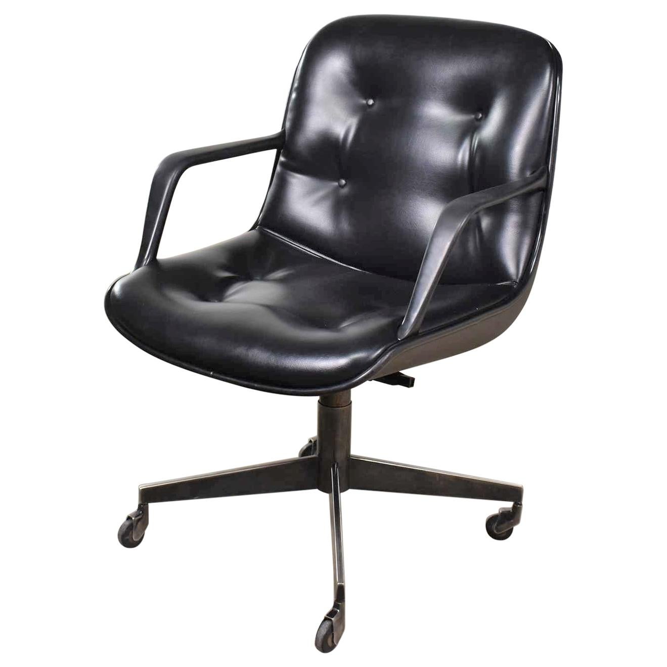 Chaise de bureau vintage moderne en vinyle noir et faux cuir Steelcase 451 Style Pollock