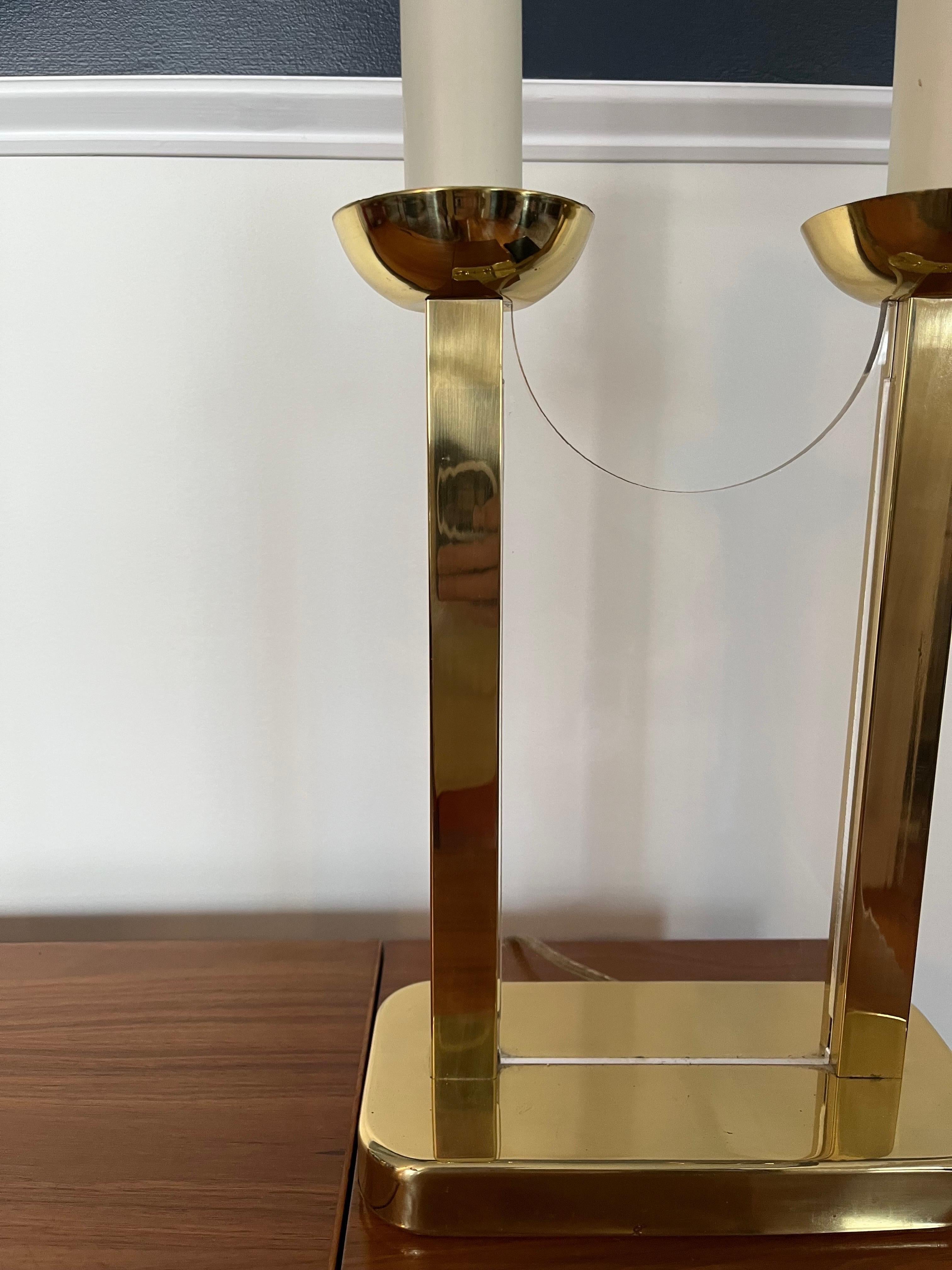Vintage Modern Brass and Lucite Bouillotte  In Good Condition For Sale In W Allenhurst, NJ