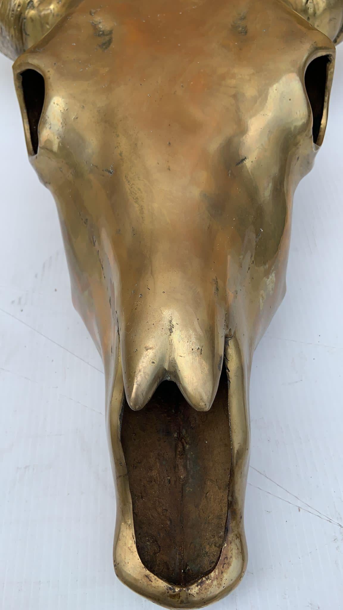 Vintage Modern Brass Cow Skull Wall Mounted Sculpture en vente 2
