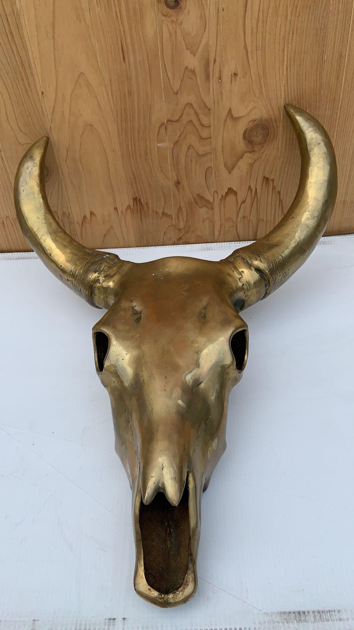 Américain Vintage Modern Brass Cow Skull Wall Mounted Sculpture en vente