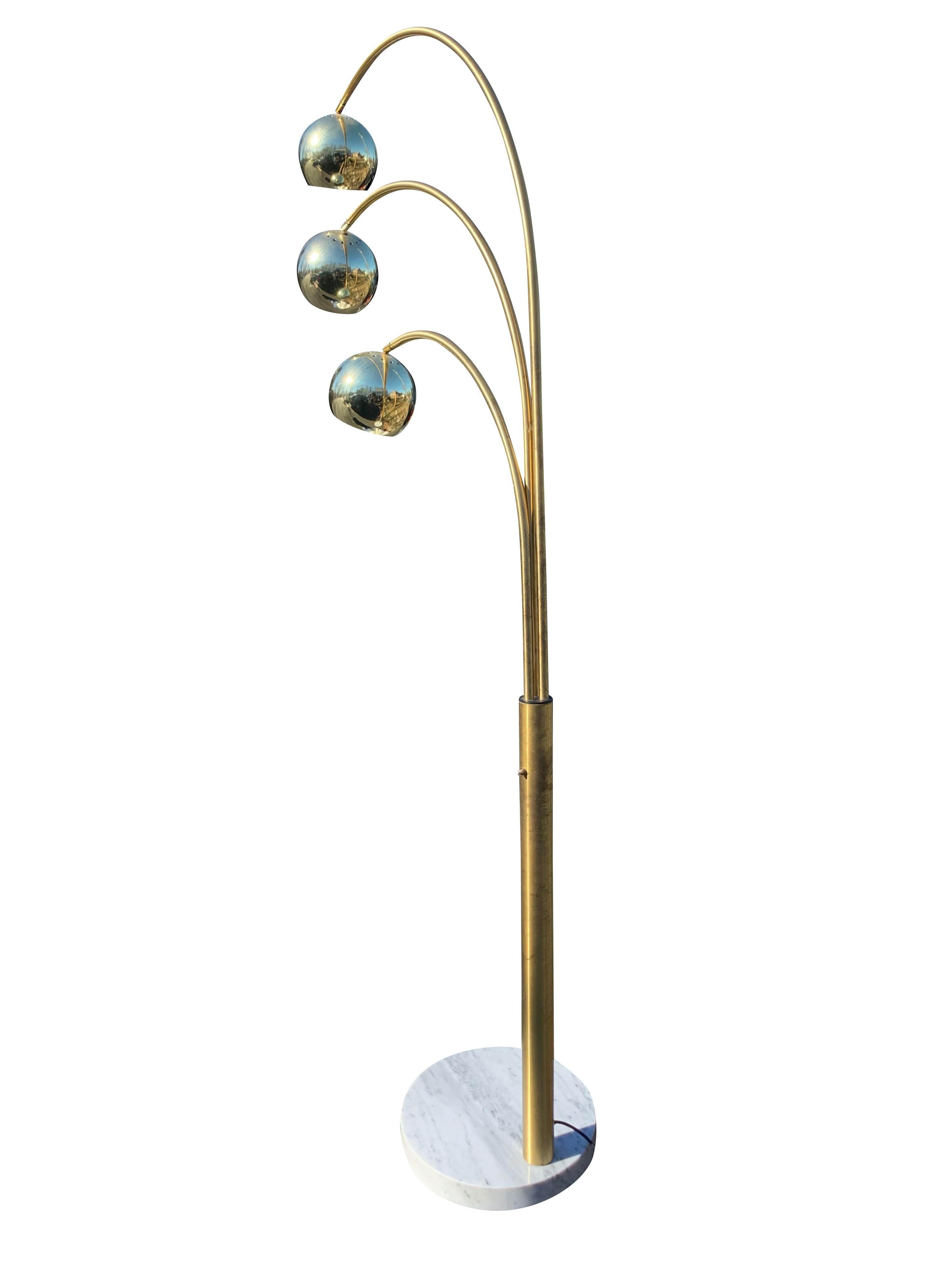 Lámpara De Pie De Latón Moderna Vintage Con Base De Mármol 3 Cabezas Ajustables Italiana en venta 4