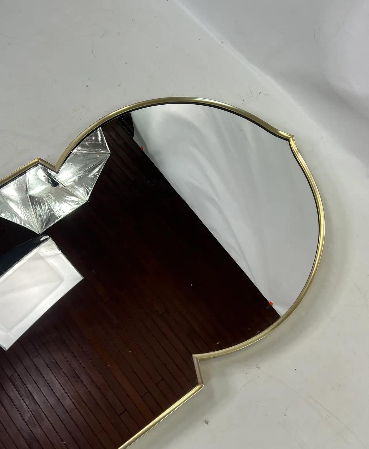 Specchio ad arco in ottone moderno vintage in stile marocchino in vendita 2