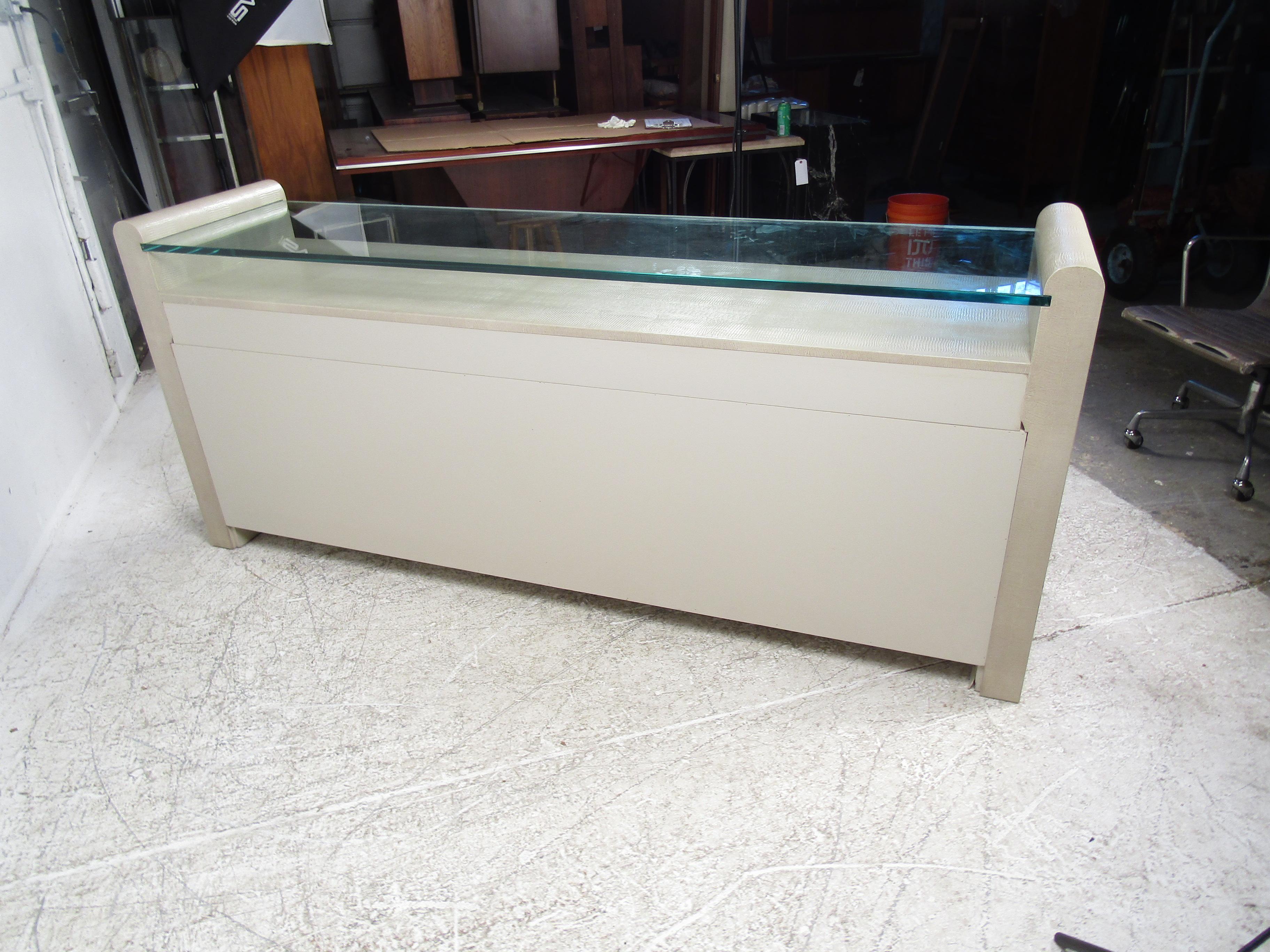 Vintage Modern Buffet Table with Glass Shelf For Sale 2
