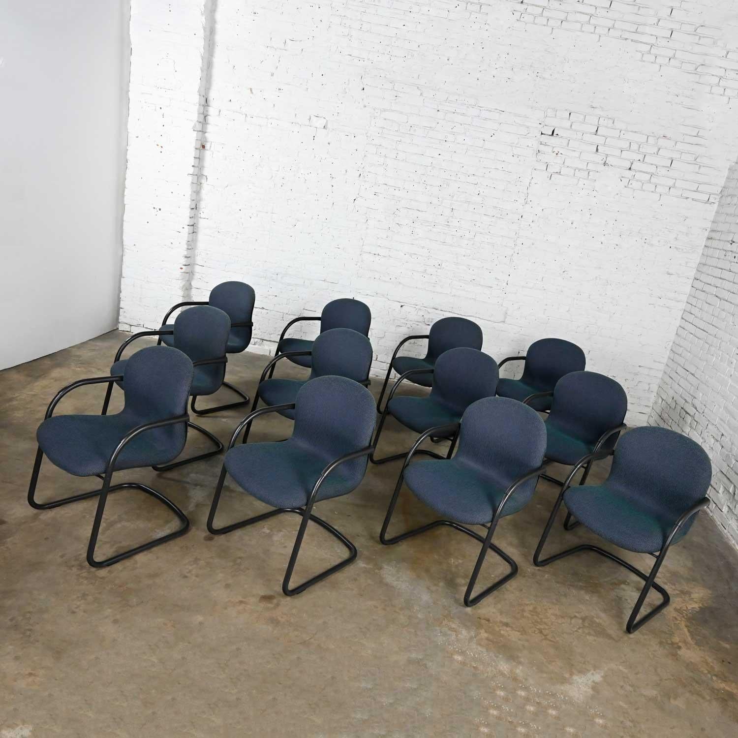 Vintage Modern Bulldog Armed Side Chairs by McCoy & Fahnstrom for Knoll Set 12 For Sale 1