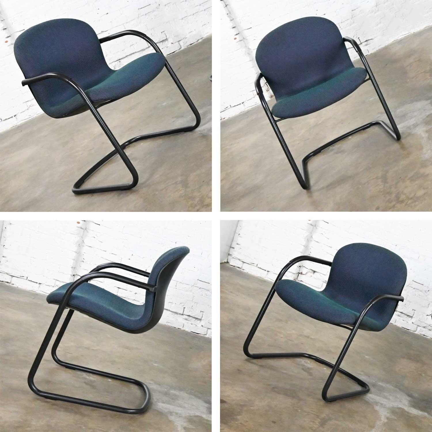 Vintage Modern Bulldog Armed Side Chairs by McCoy & Fahnstrom for Knoll Set 12 For Sale 5