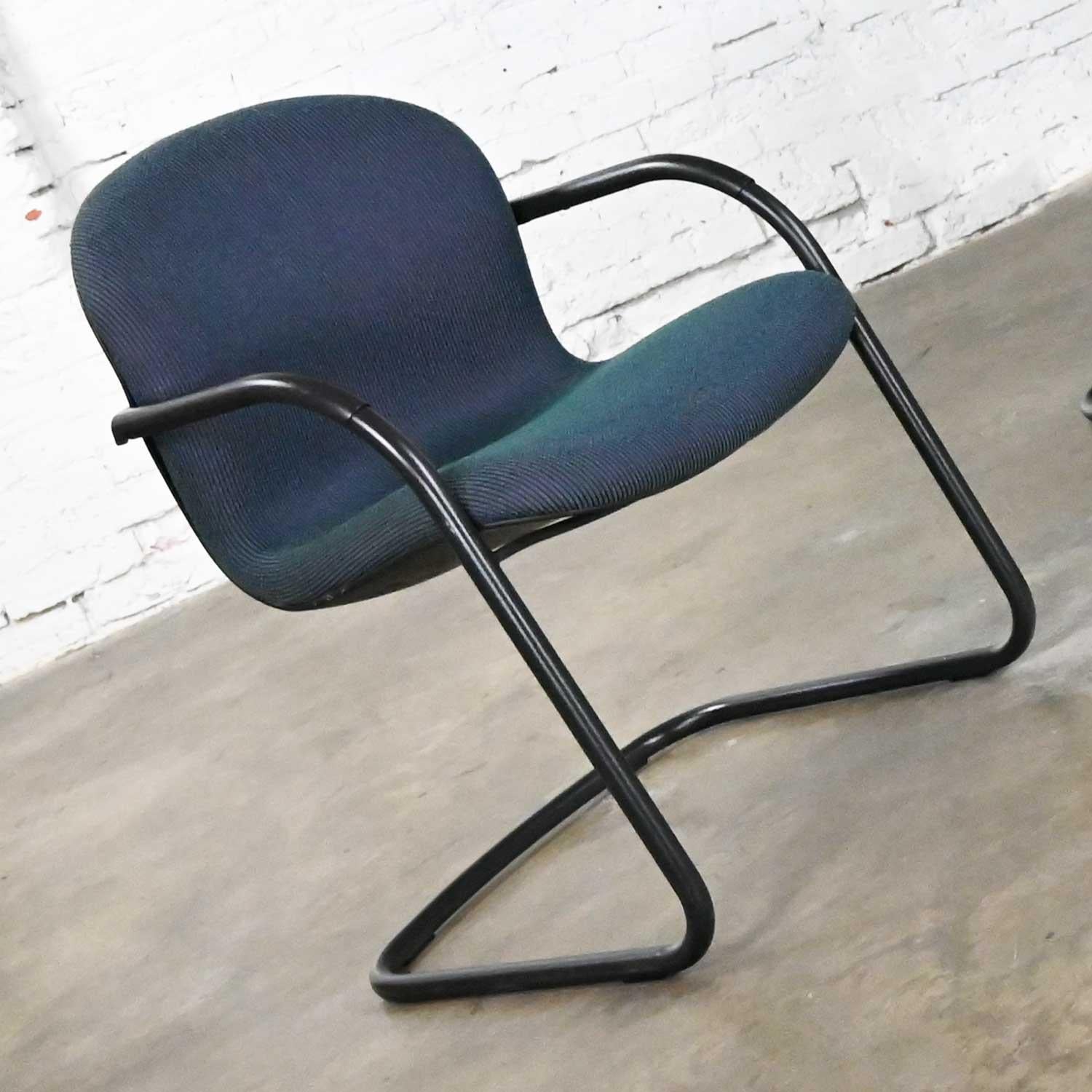 Vintage Modern Bulldog Armed Side Chairs by McCoy & Fahnstrom for Knoll Set 12 For Sale 6