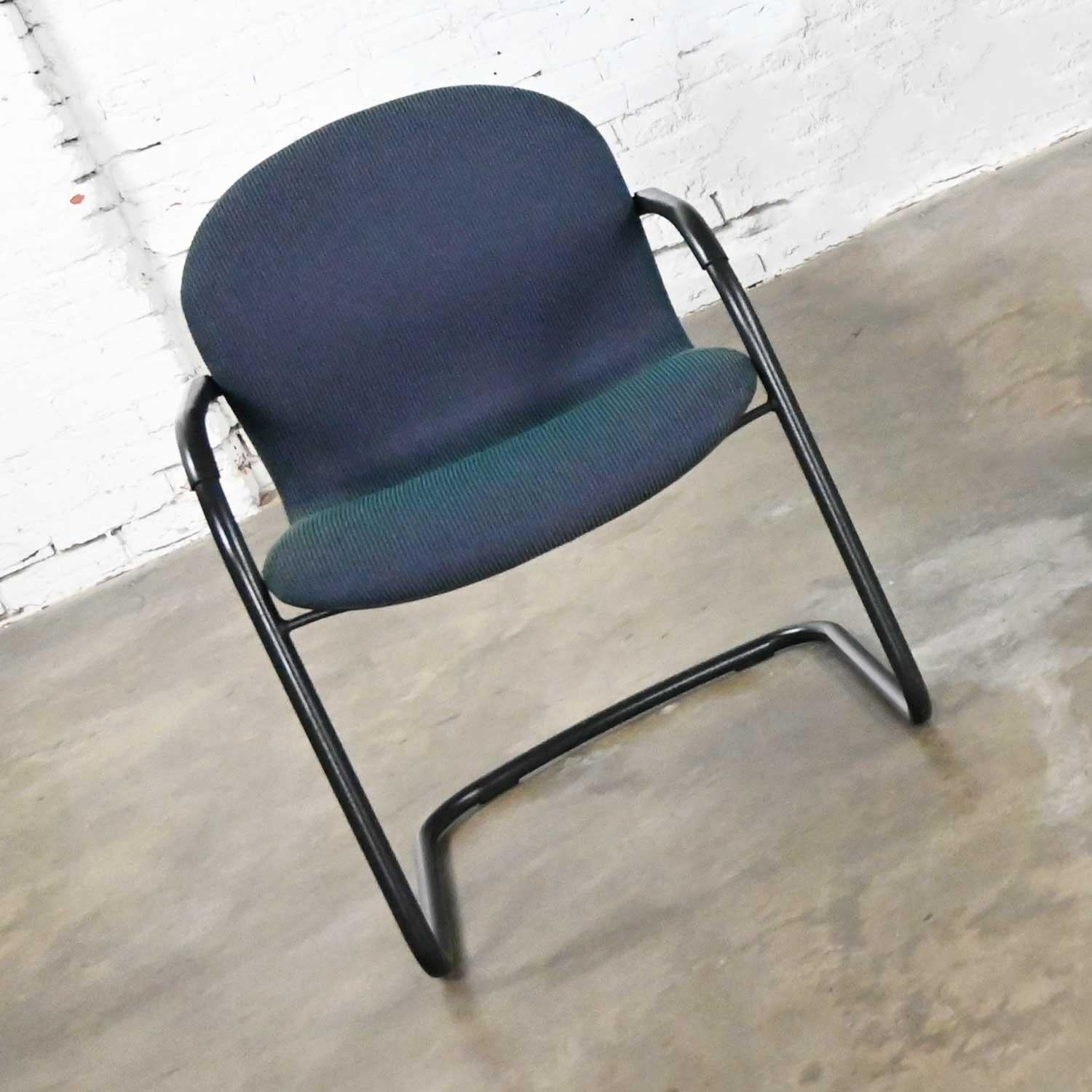 Vintage Modern Bulldog Armed Side Chairs by McCoy & Fahnstrom for Knoll Set 12 For Sale 7