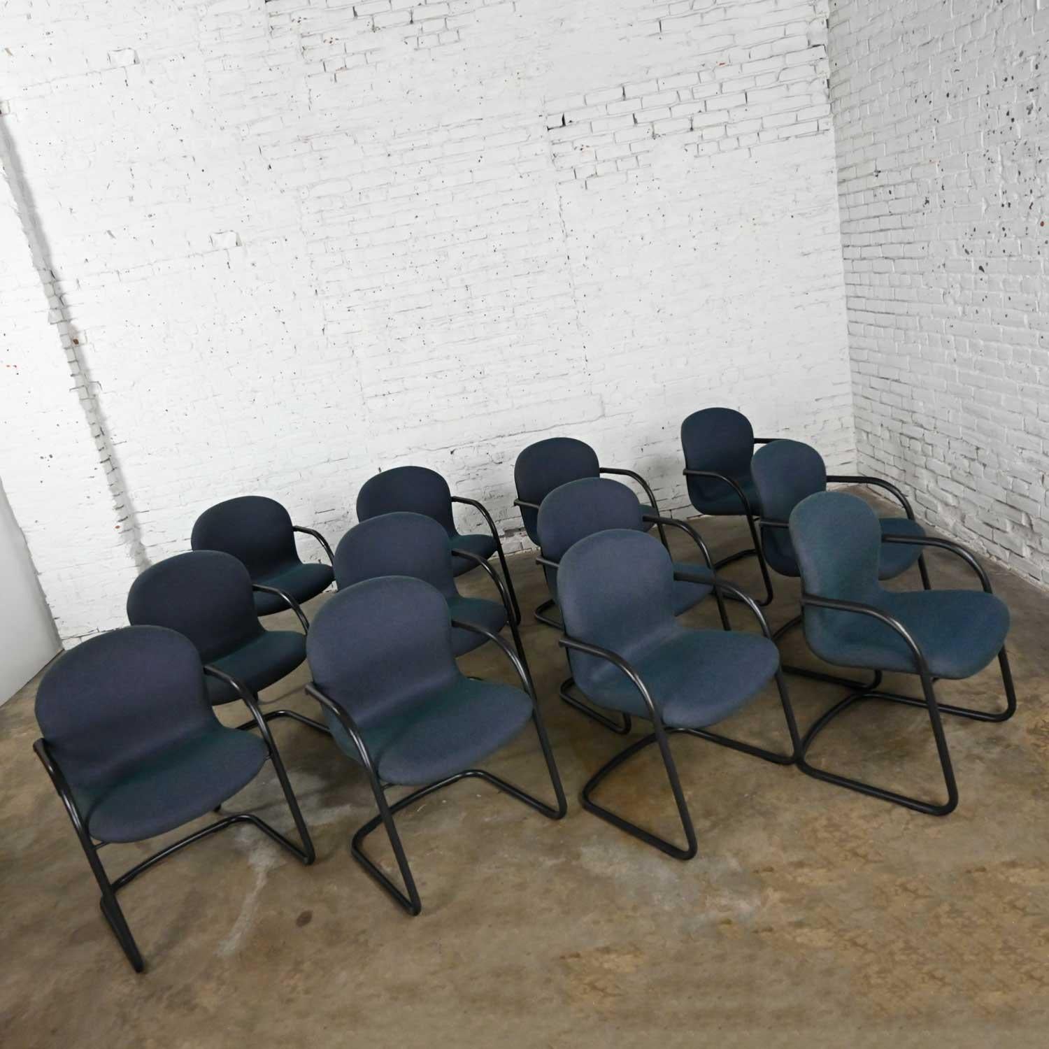 American Vintage Modern Bulldog Armed Side Chairs by McCoy & Fahnstrom for Knoll Set 12 For Sale